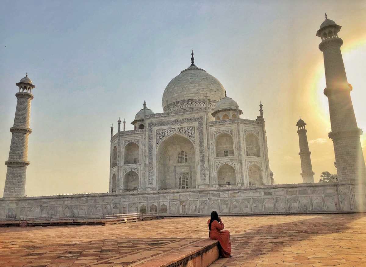 People Visit the Inside of the Mausoleum Taj Maha Editorial Stock Image -  Image of site, indian: 86436444