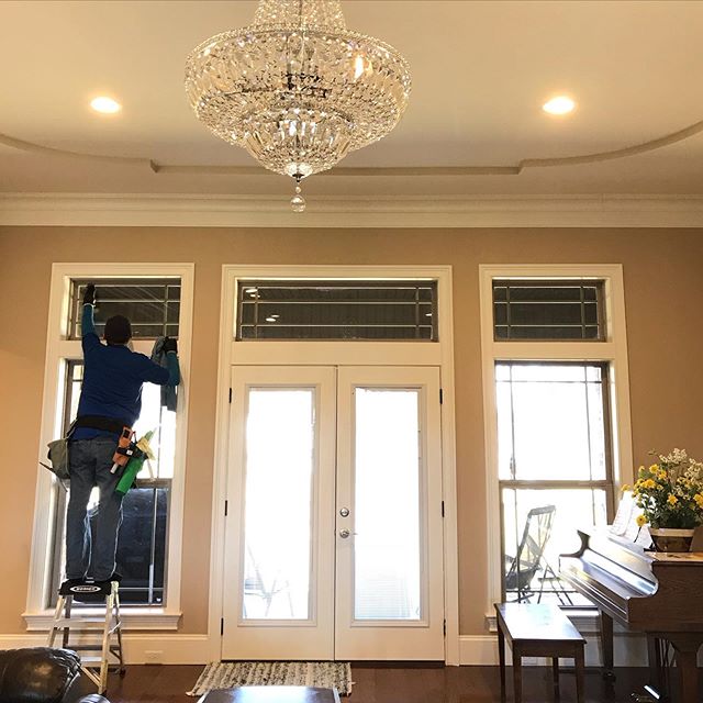 Are you ready for all the holiday visitors? We can&rsquo;t help you cook the holiday meals, but we sure can help your windows, gutters, decks, driveways and siding be as clean as can be. 😉
.
Schedule now to get them all done before the holidays. 🦃 