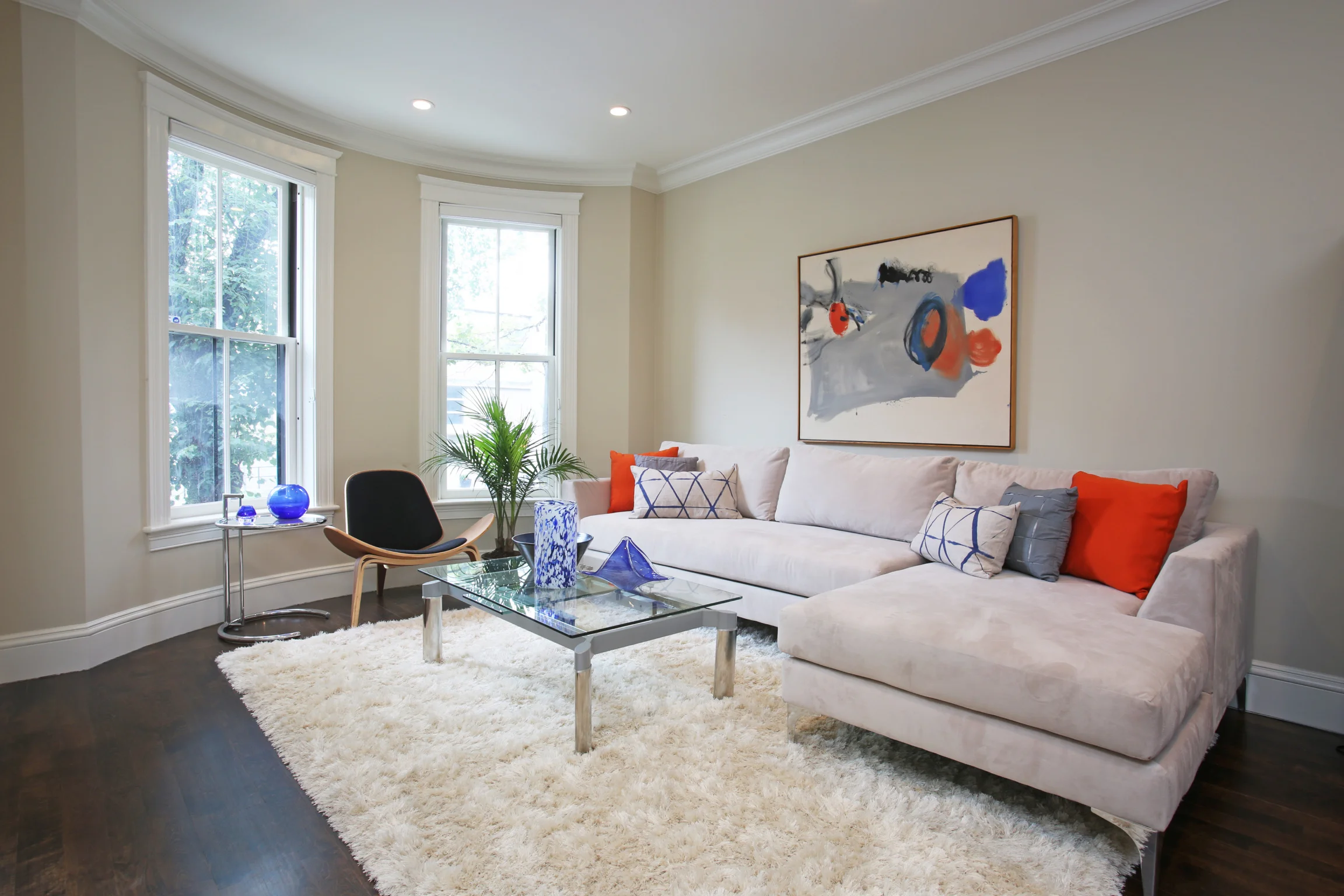 83_Warren-Ave__Living-Room_28855983_Warren-Ave__Living-Room_288559.jpg