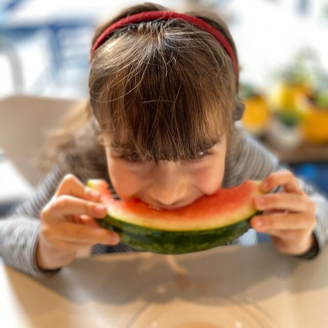 storytelling and illustration - the giant watermelon 🍉 #littlepenguinartworkshops #kidsartworkshop #artscapeyoungplace #kidsart #kidsartclass #torontoartclassesforkids
#artclassestoronto #childrenartwork #childrenartclass