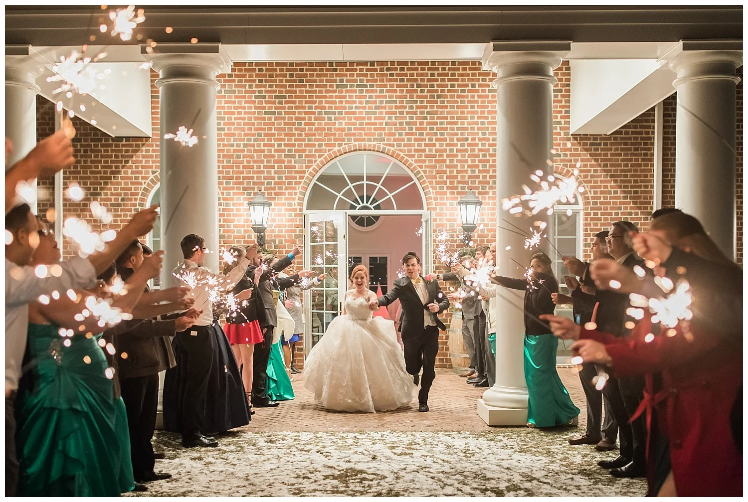 lynchburg_wedding_photographer_the_columns_at_six_penny_farm_0066.jpg