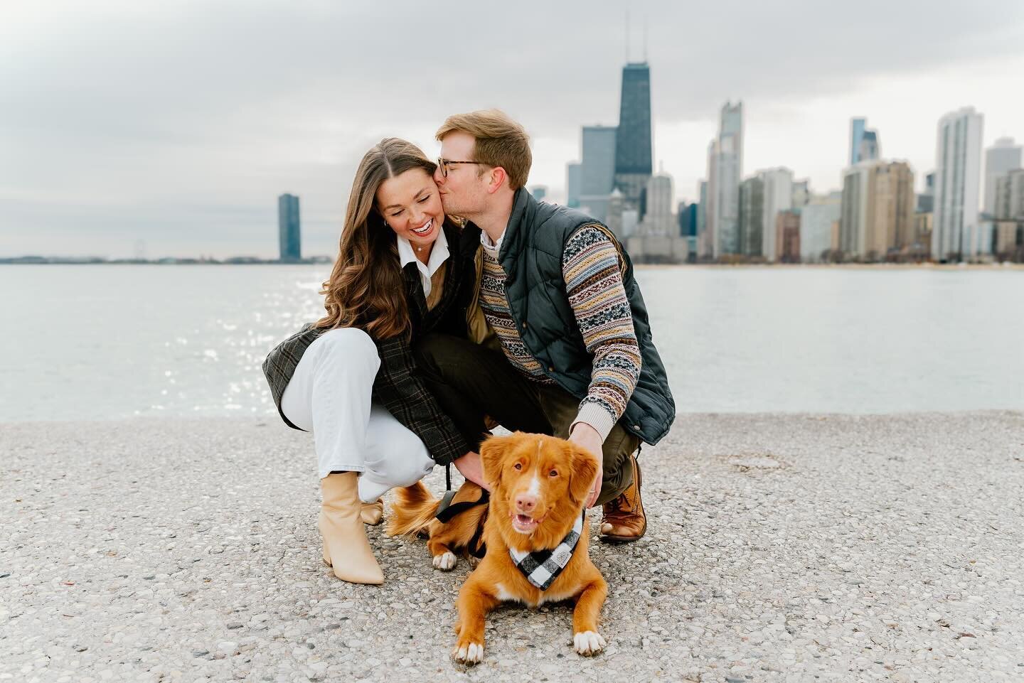 Had the most wholesome family session with Sammy + Pat featuring the sweetest @keepinupwithkinzie yesterday. Between our chaotic candids, North Ave beach to ourselves, and the adorable Kinzie training moments, the shoot turned out to be something str