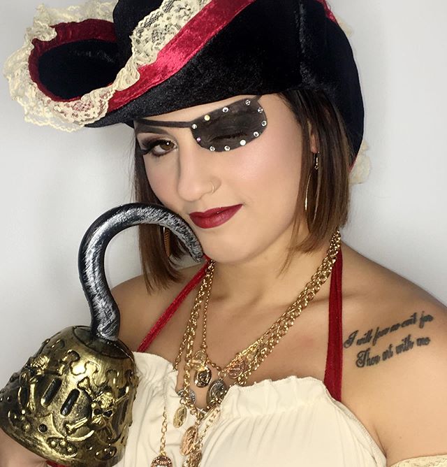Had fun making the faux &ldquo;eye patch&rdquo; for this swashbuckling beauty!  @the.lady.kirby #halloweenmakeup #costumemakeup #makeupartist #piratemakeup #costumemakeupartist #lynchburgmakeupartist #vamua #certifiedmakeupartist #maccosmetics #macma
