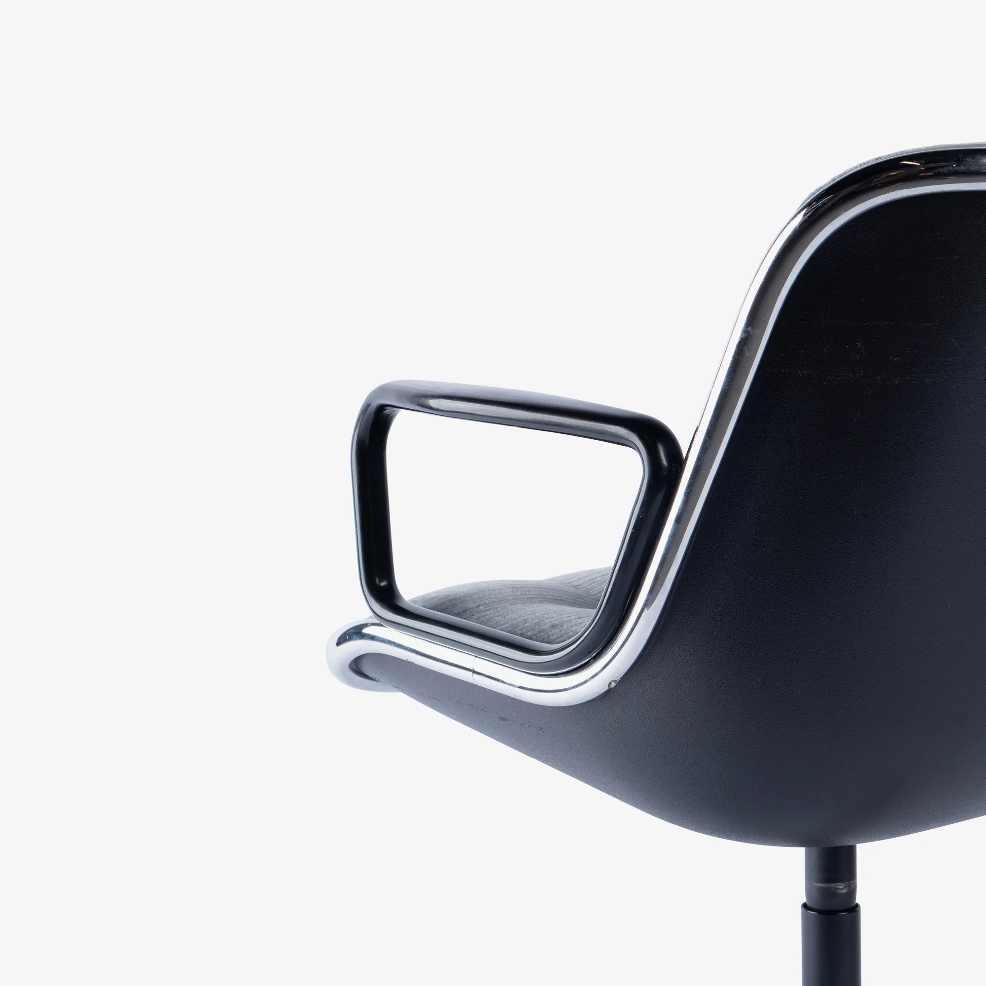 [OR350] Pollock Executive Chair in Gunmetal Mohair by Knoll - Square6.jpg