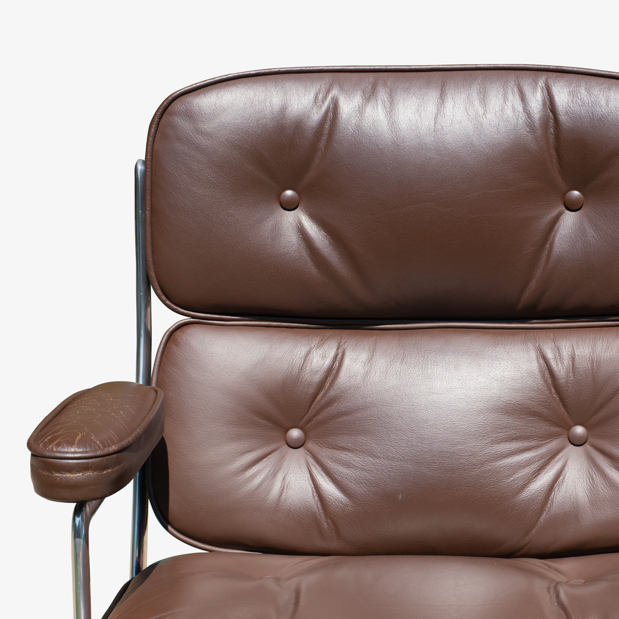 [OR136] Eames Executive %22Time-Life%22 Chair in Original Cigar Leather by Charles & Ray Eames for Herman Miller - Square7.png