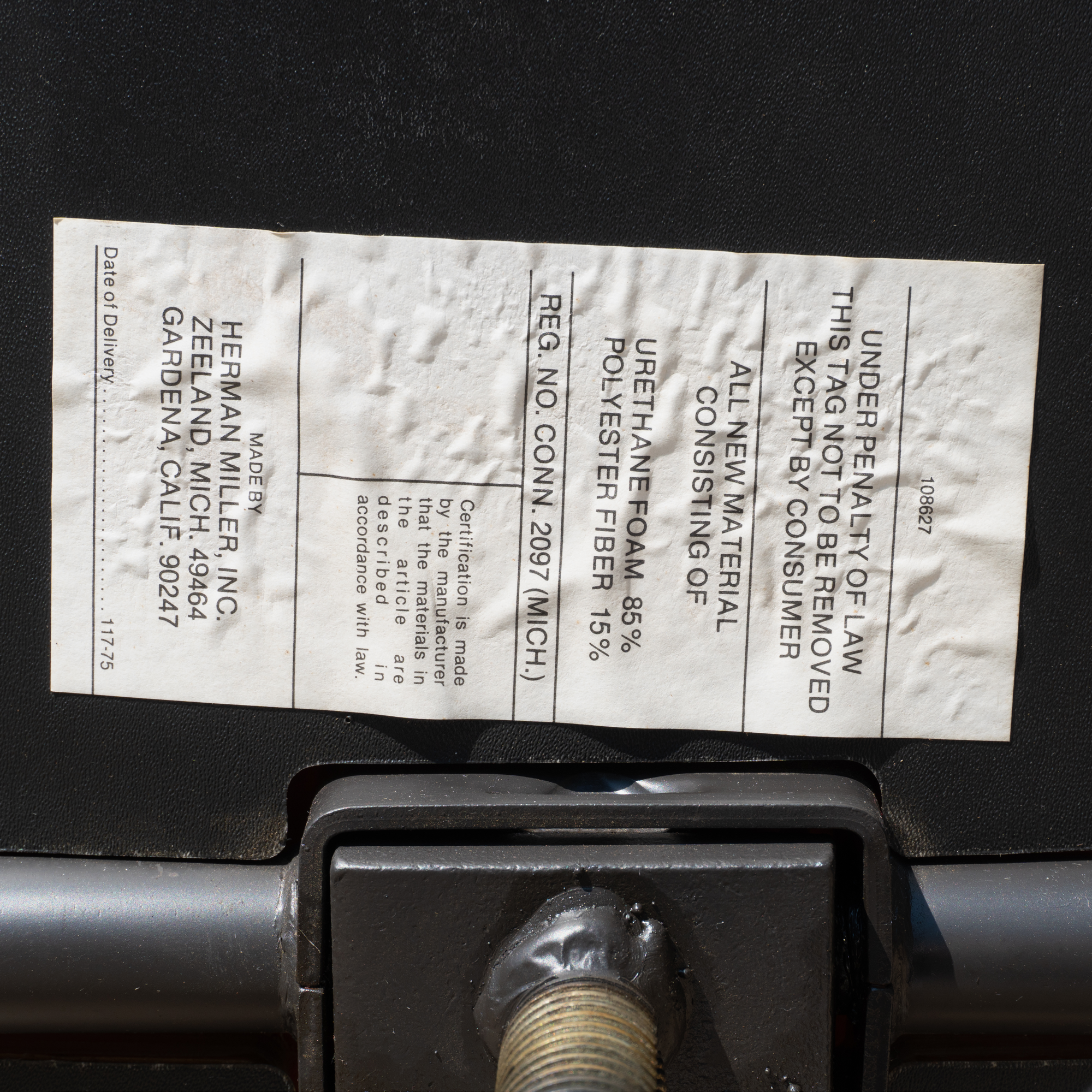 [OR136] Eames Executive %22Time-Life%22 Chair in Original Cigar Leather by Charles & Ray Eames for Herman Miller - Square13.png