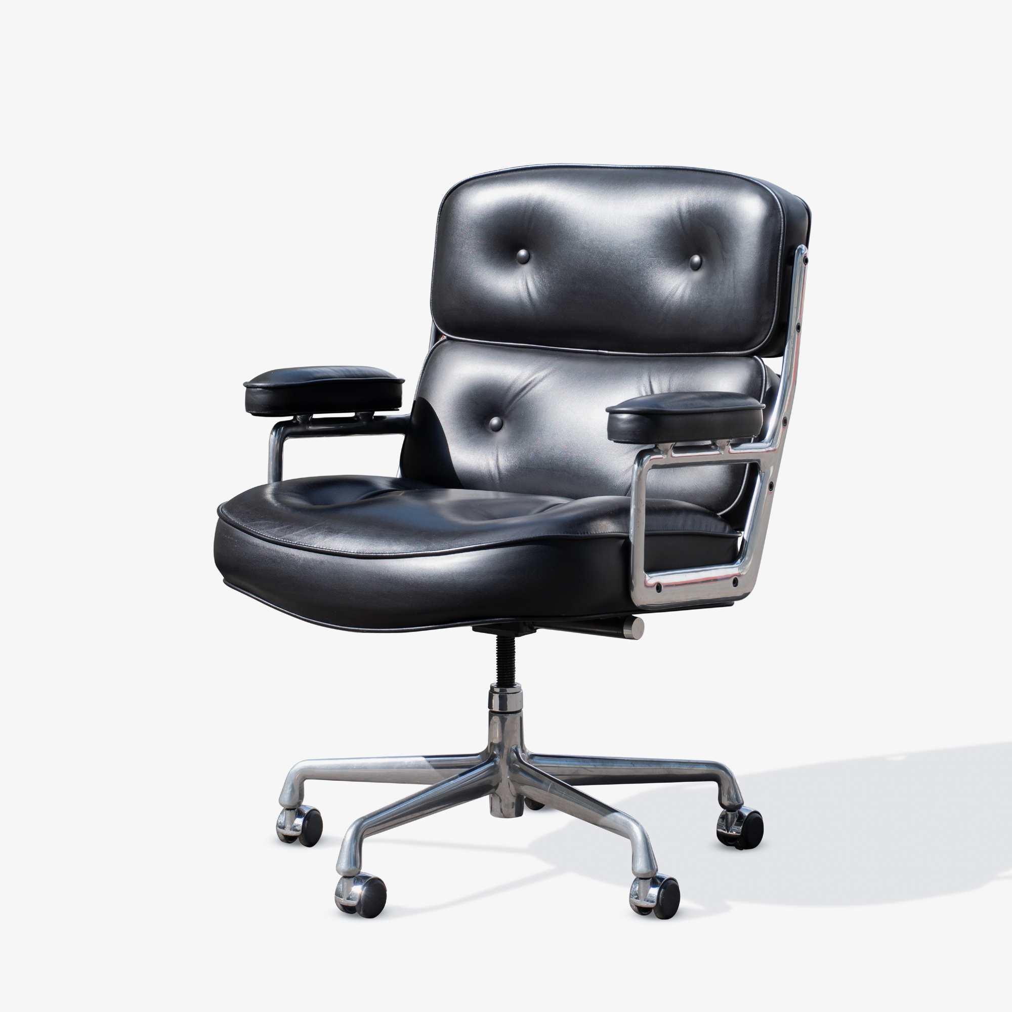 [OR139] Eames Executive %22Time-Life%22 Chair in Black Leather by Charles & Ray Eames for Herman Miller - Square3.png