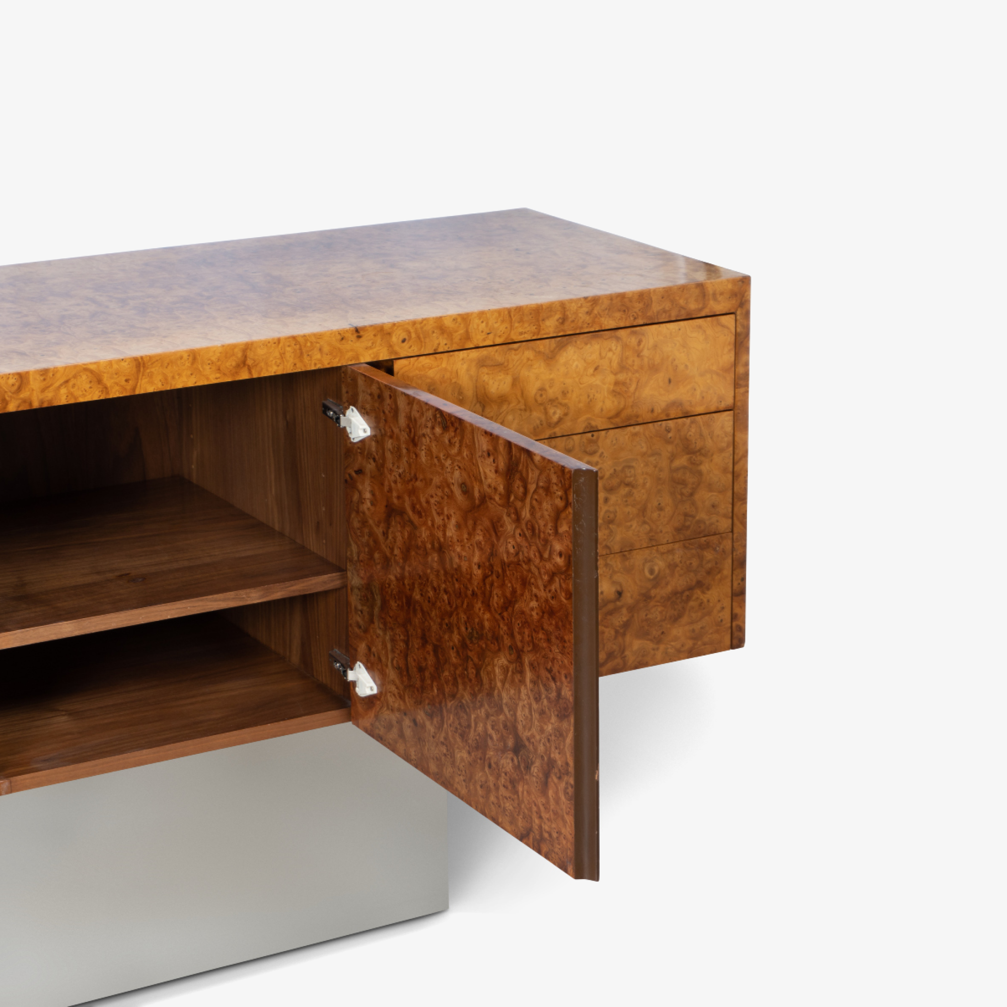 [OR196] Burlwood Chrome Credenza - Square9.png