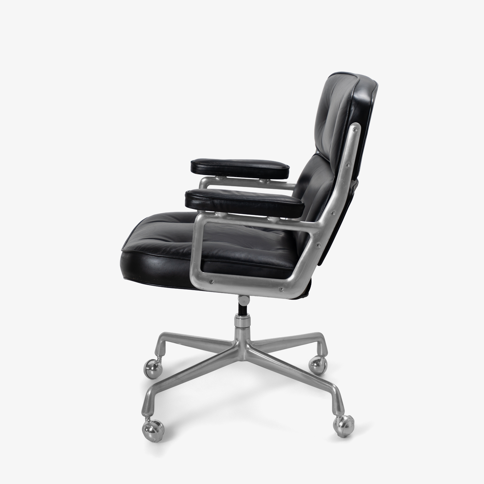 [OR201] Eames Time-Life Executive Chair in Black Leather - Square3.png