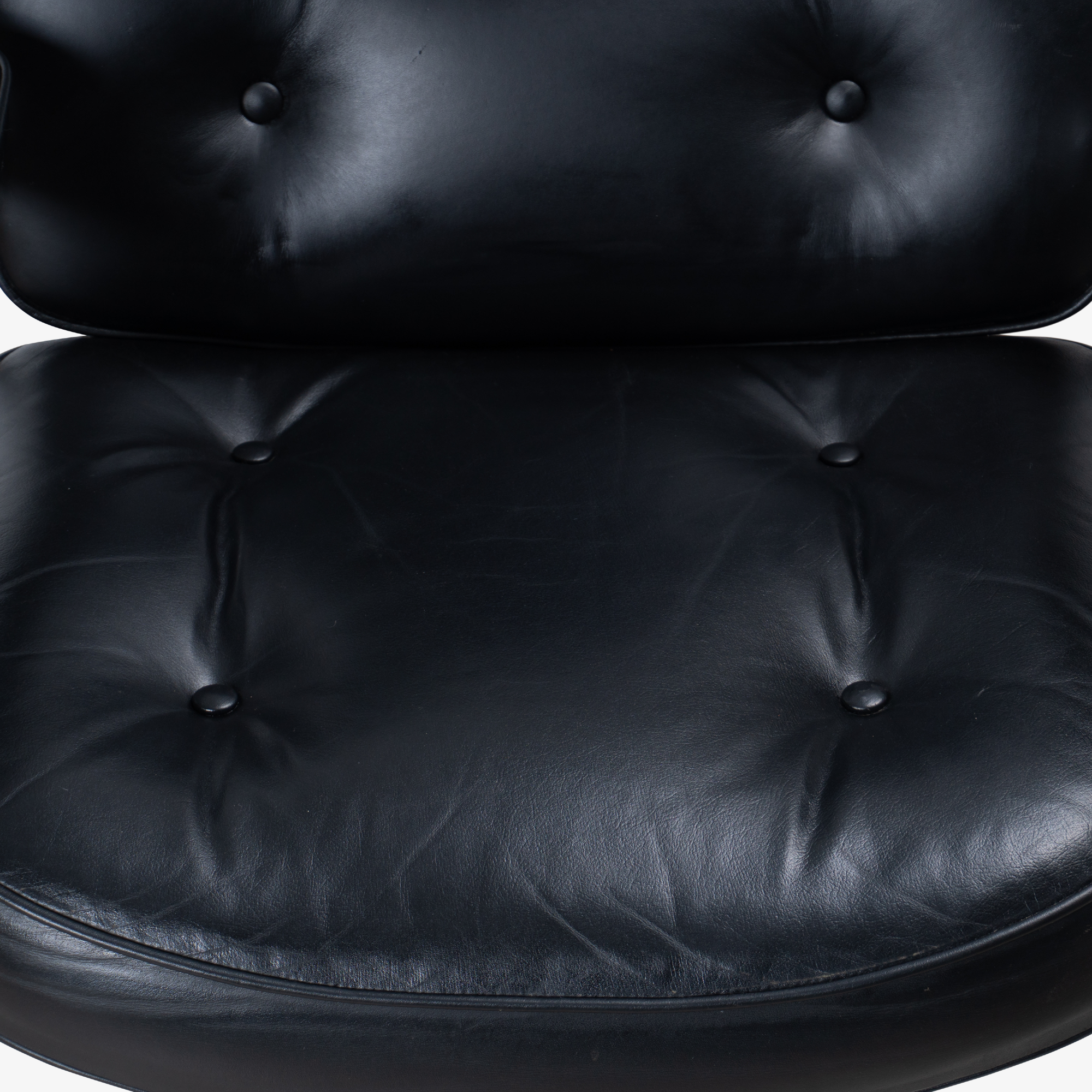[OR201] Eames Time-Life Executive Chair in Black Leather - Square9.png