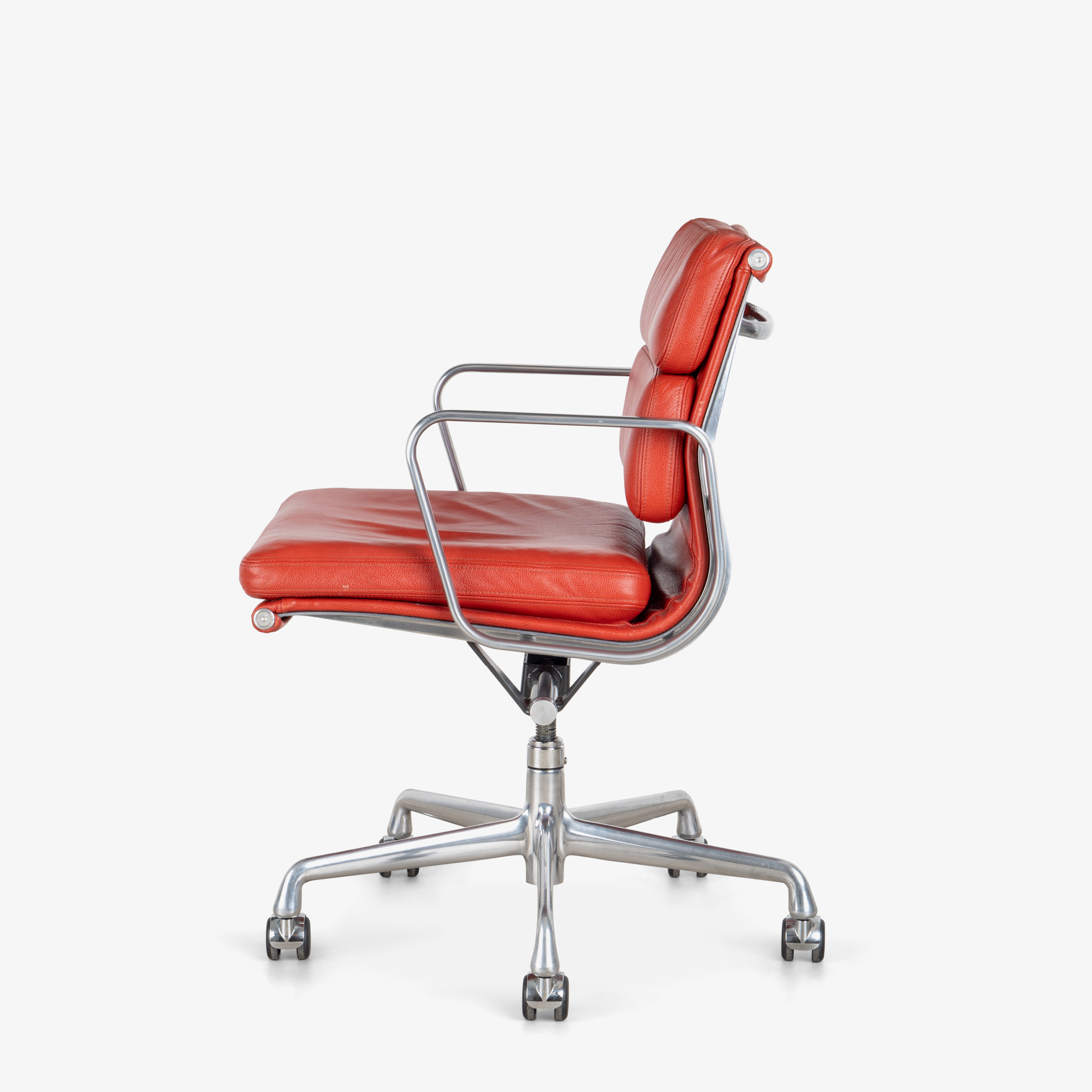 [OR263] Eames Soft-Pad Management Chair in Red Edelman Leather - Square3.png