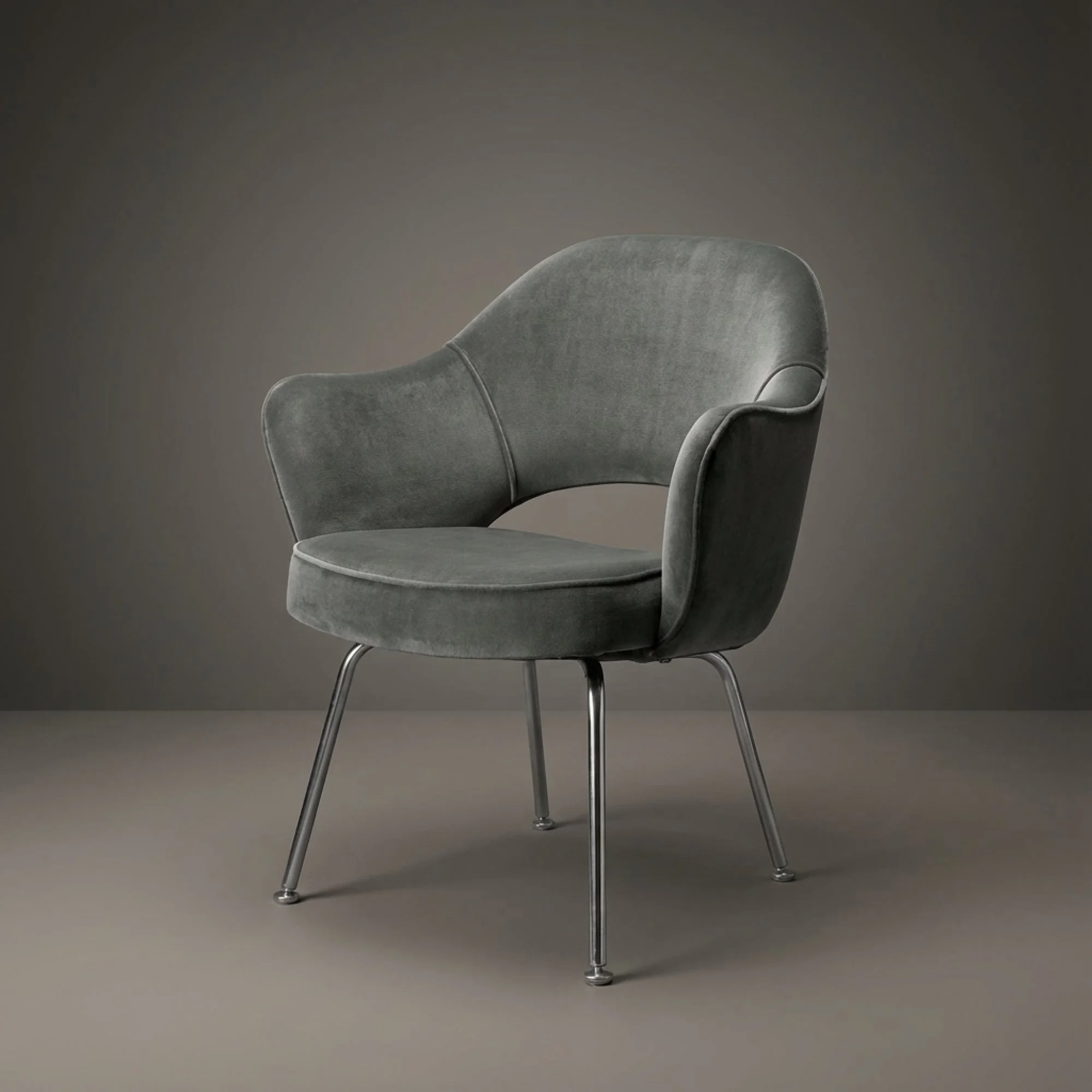 Saarinen Executive Arm Chairs - Tubular Legs.jpg