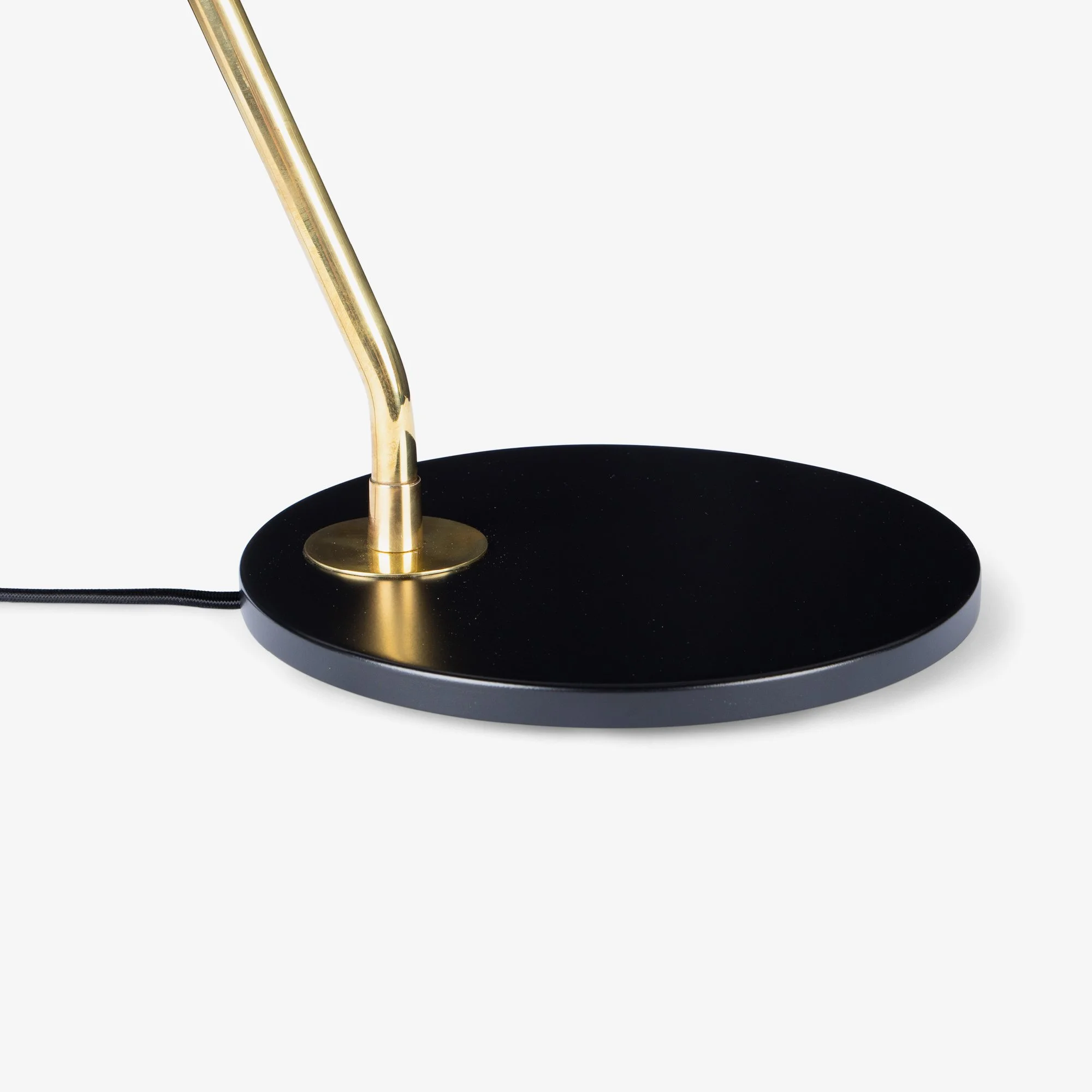 [OR324] Table Lamp in Black & Brass by Gerald Thurston for Lightolier - Square4.jpg