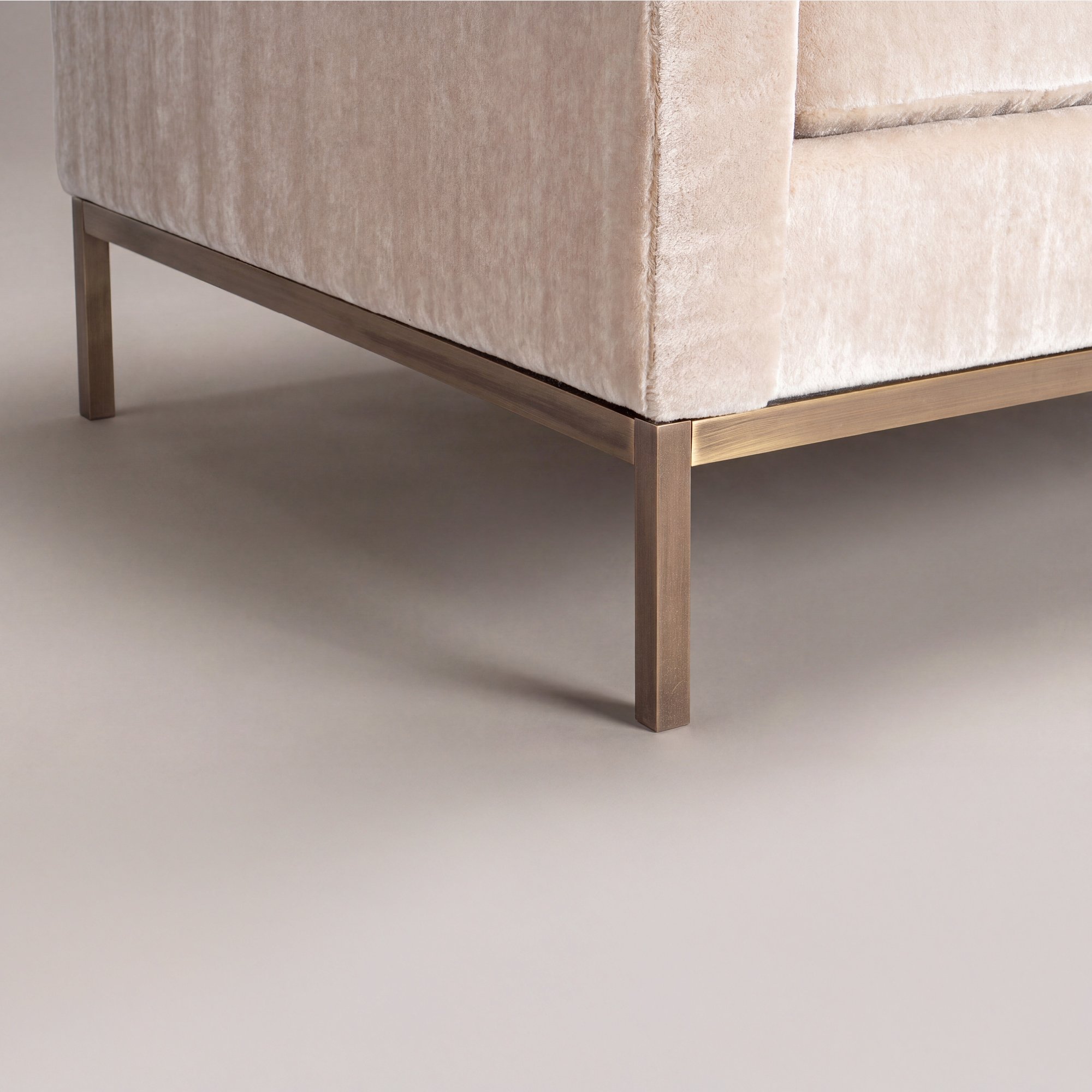 [OR380] Florence Knoll Settee in KnollTextiles Limani Mohair & Brushed Antique Bronze - Square7.jpg