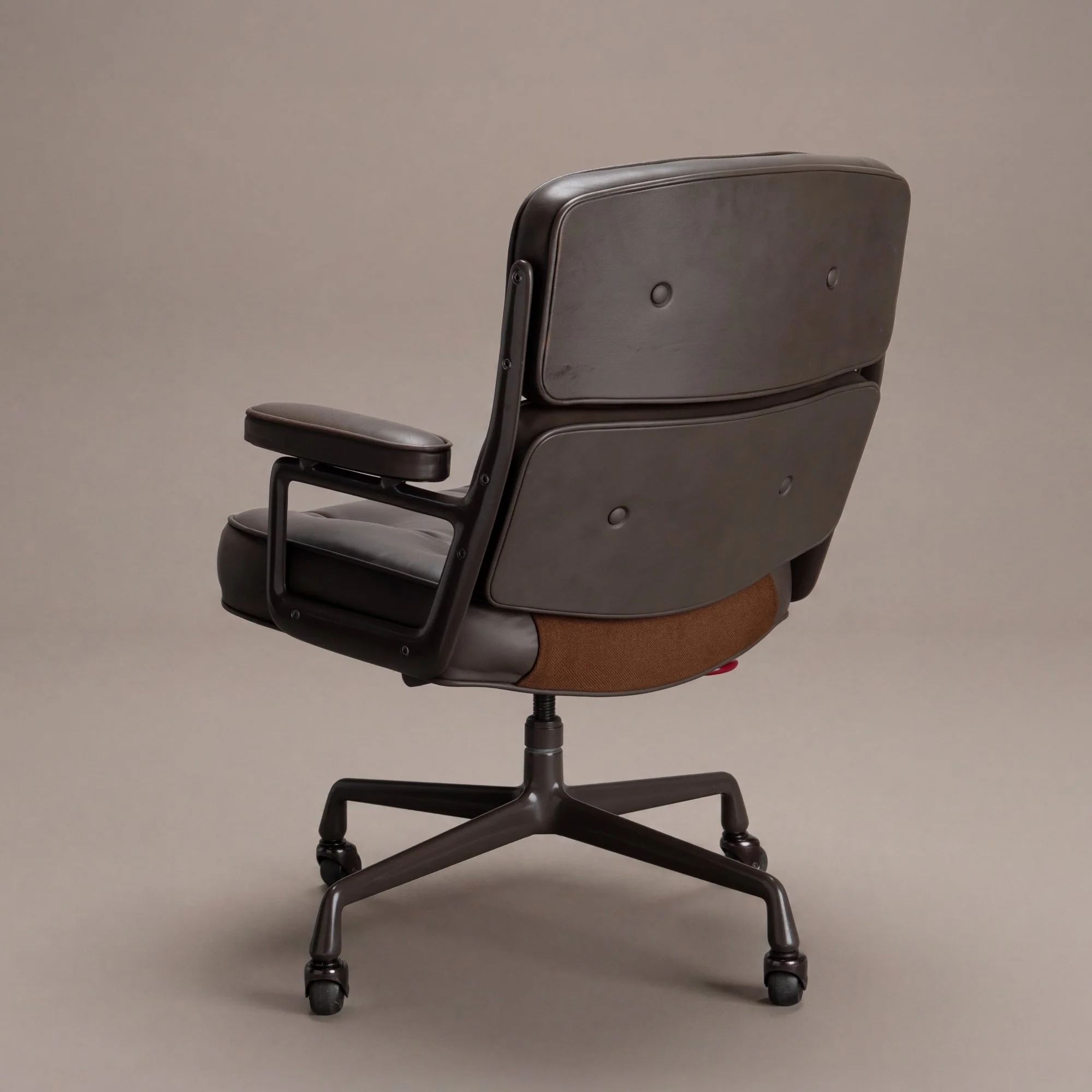 [OR381] Eames Time Life Executive Chair in Original Cigar Leather & Brown Coated Frame - Square4.jpg