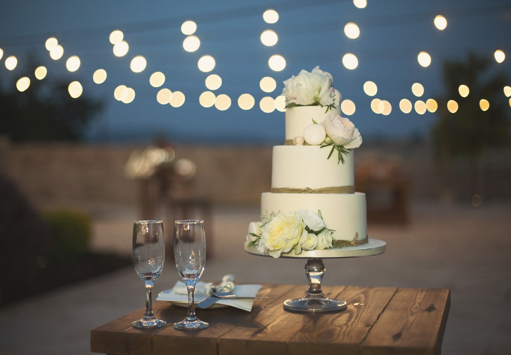 liopetro wedding cake