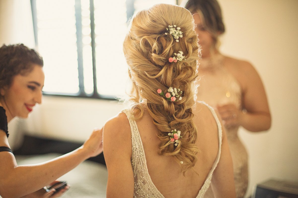 Amazing bridal hair.