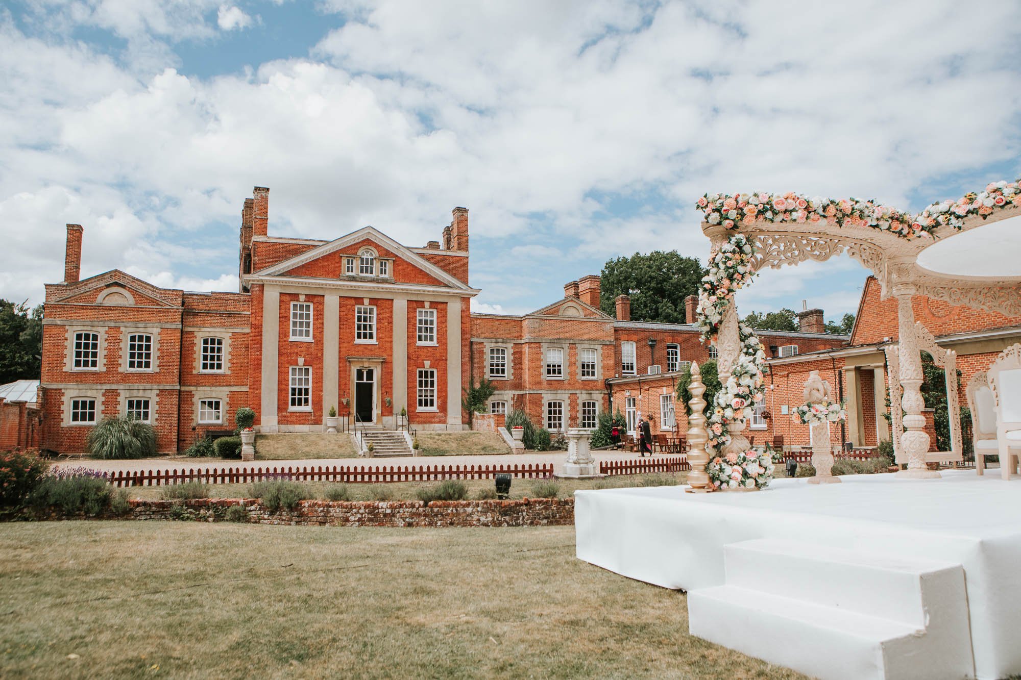  Designed by the renowned architect John James in 1724 Warbrook House is the ideal location for weddings and private parties and events. 