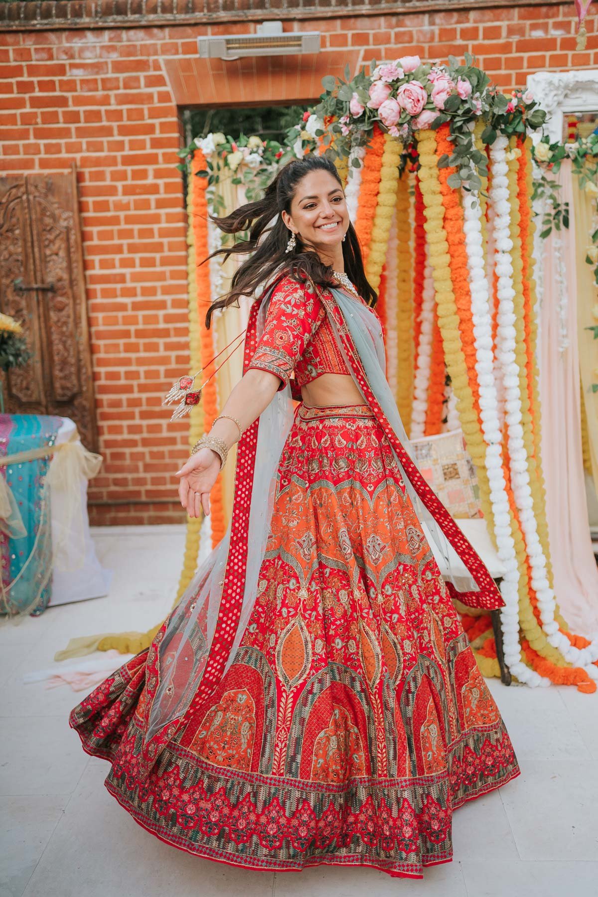  Bride spins round at her Mehndi Party. 