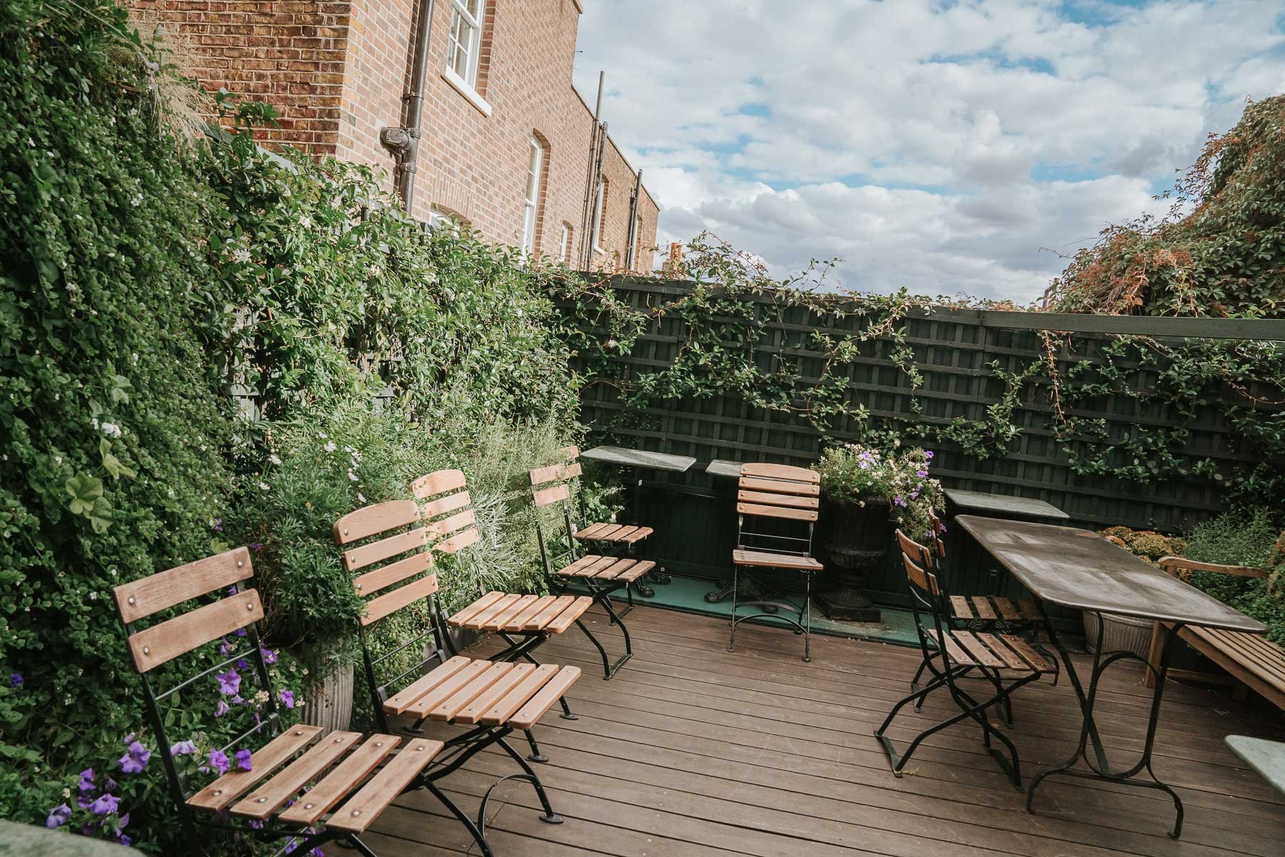  Private terrace next to Ebury Room at The Orange Pub in Belgravia. 