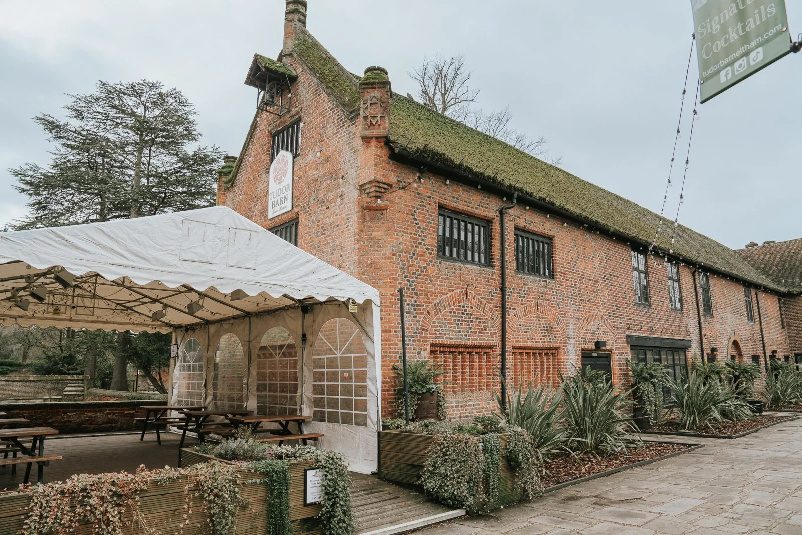 🌿 Eltham Tudor Barn Wedding Photography – A Historic London Venue Full of Character