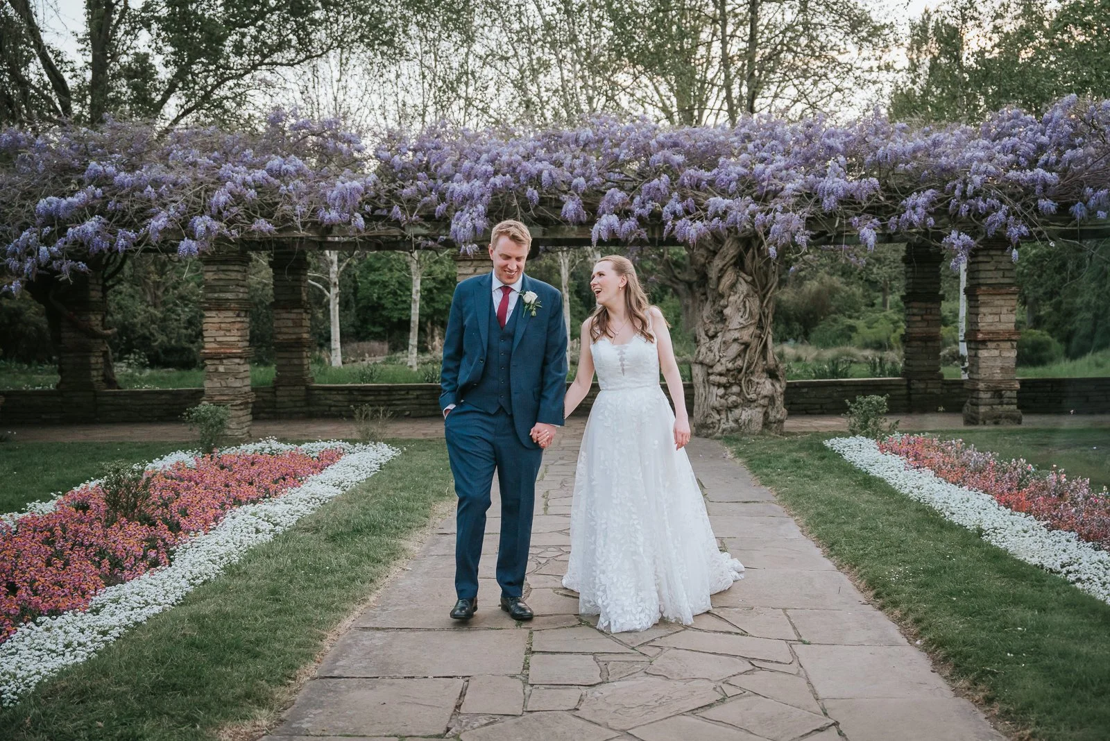 elthamtudorbarnwedding-1000-15.jpg