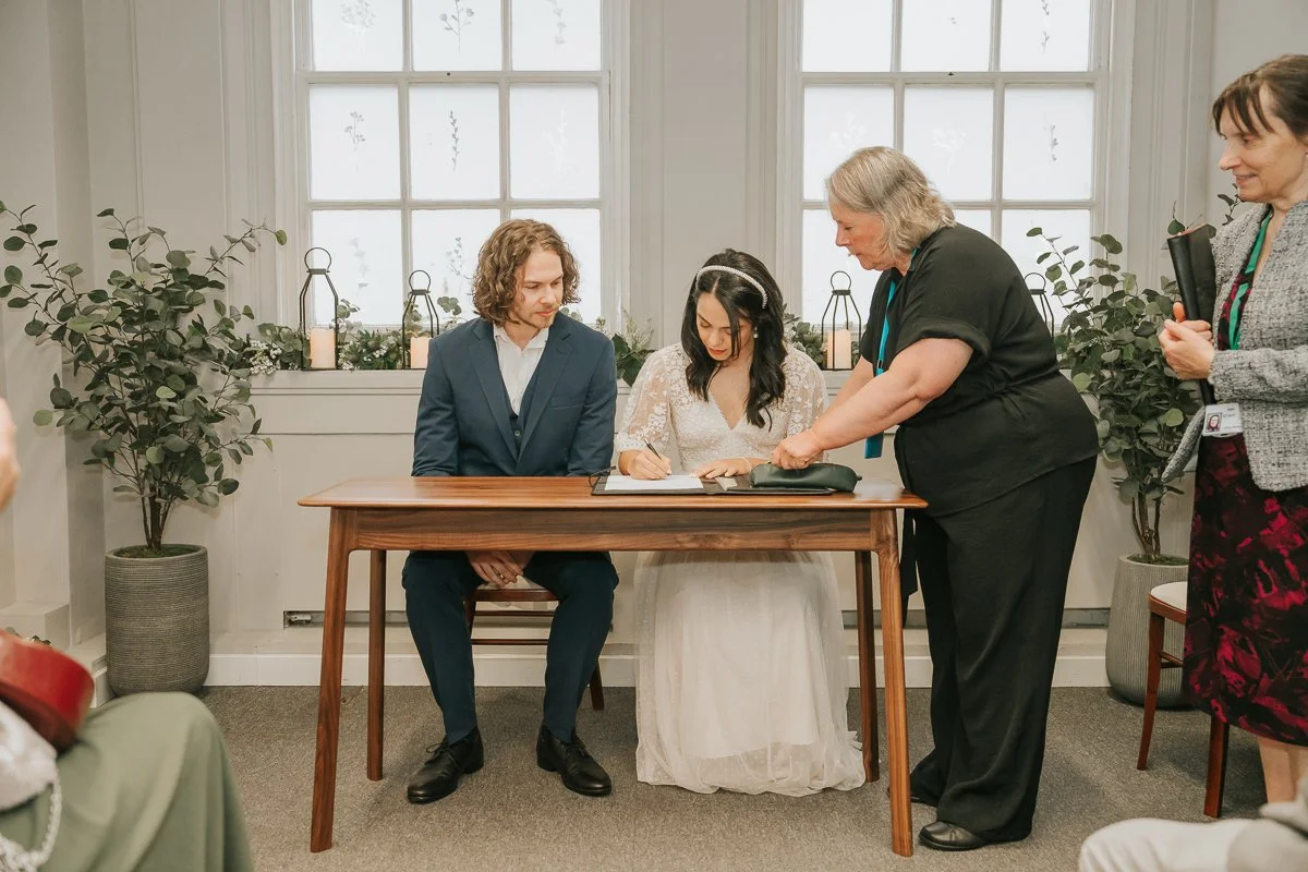 Kingstonregisterofficeweddingphotography-1015.jpg