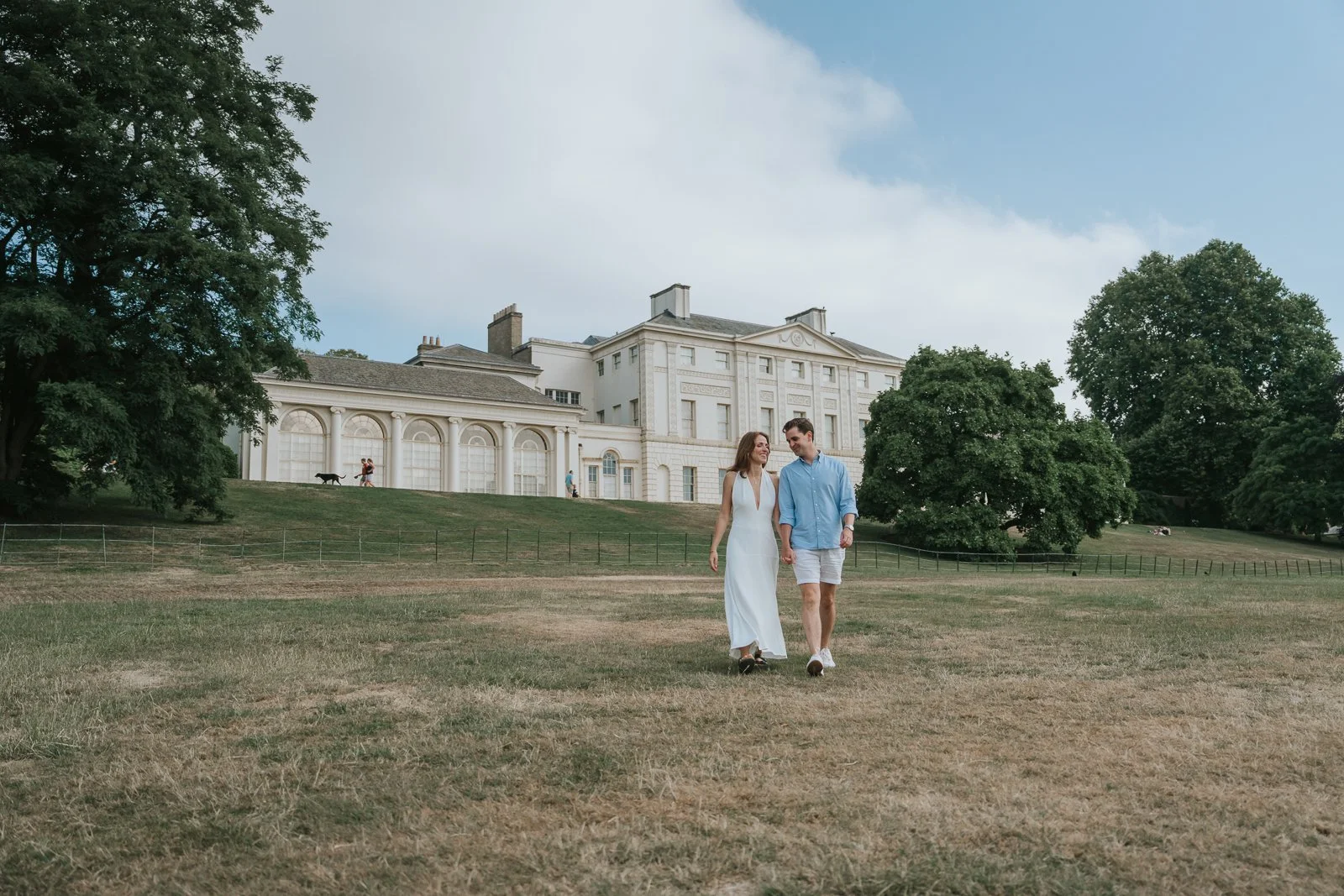 engagement photoshoot in front of Kenwood House at Hampstead Heath