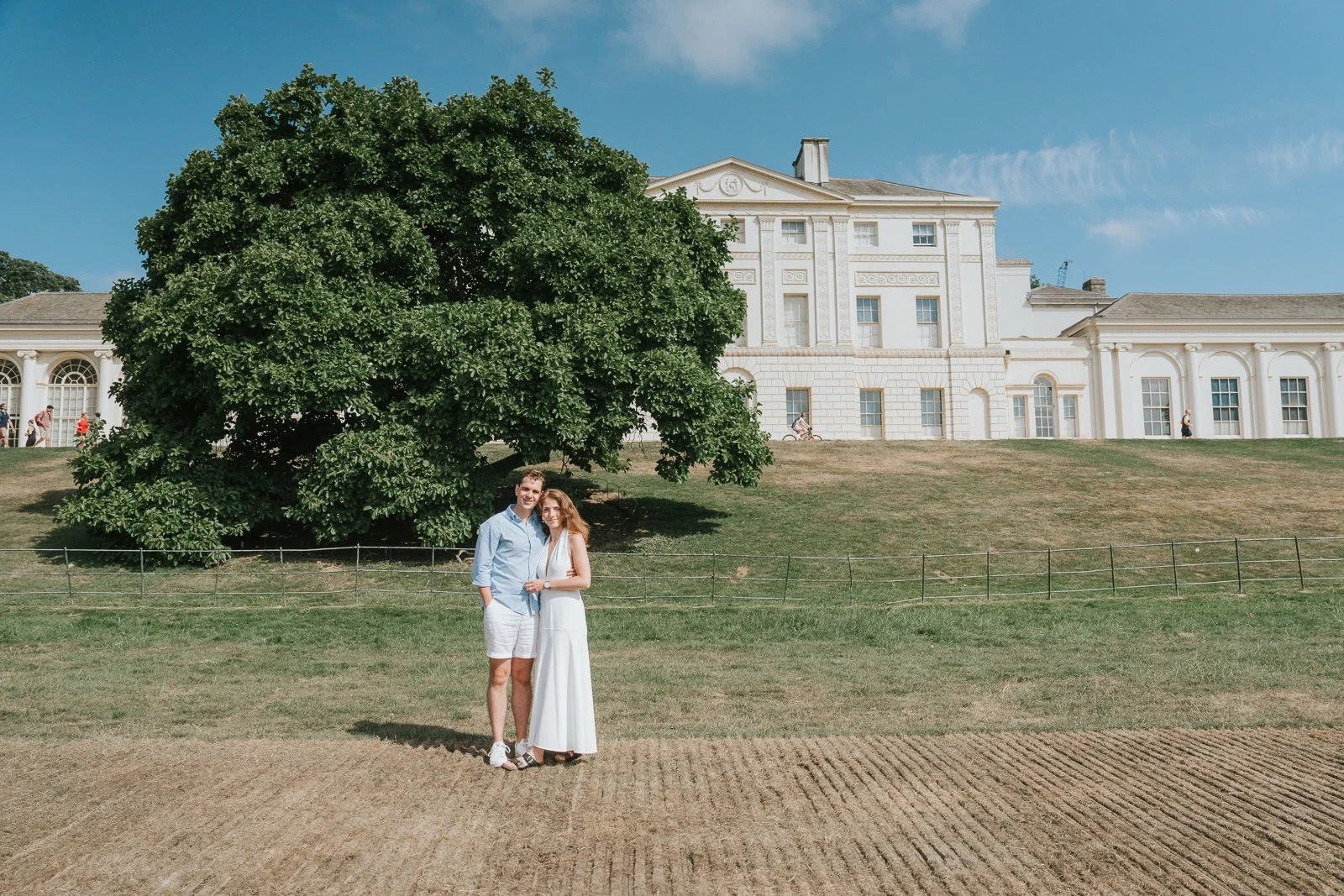 engagement photoshoot in front of Kenwood House at Hampstead Heath