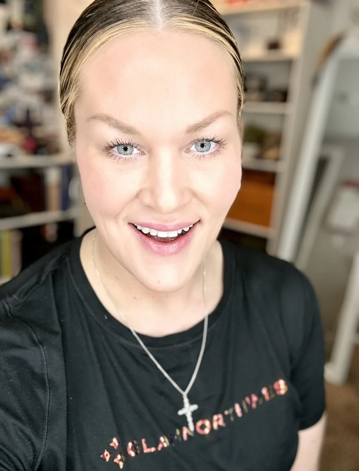 Minimal Glam Beauty Trend 2023