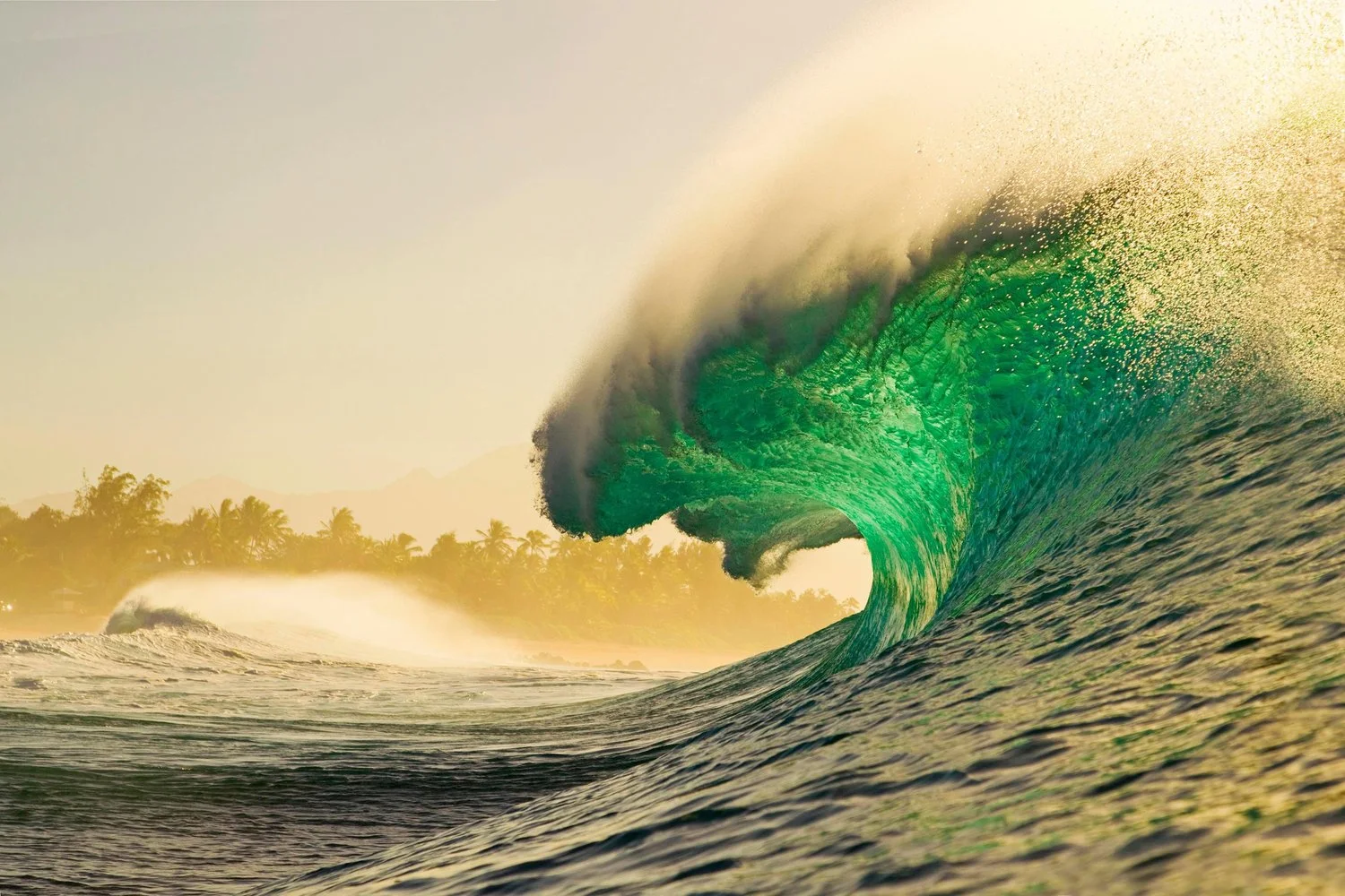 empty-waves-at-pipeline-zak-noyle.jpg
