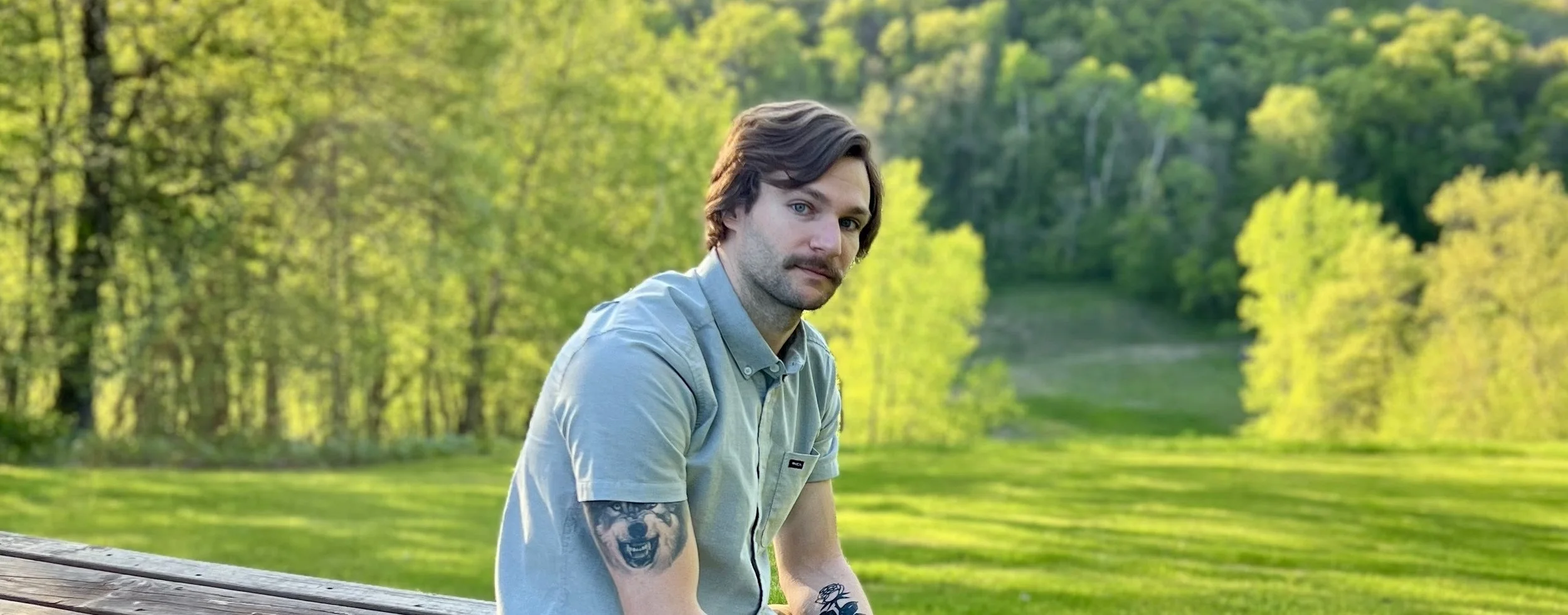 Live Music : Travis Beniak