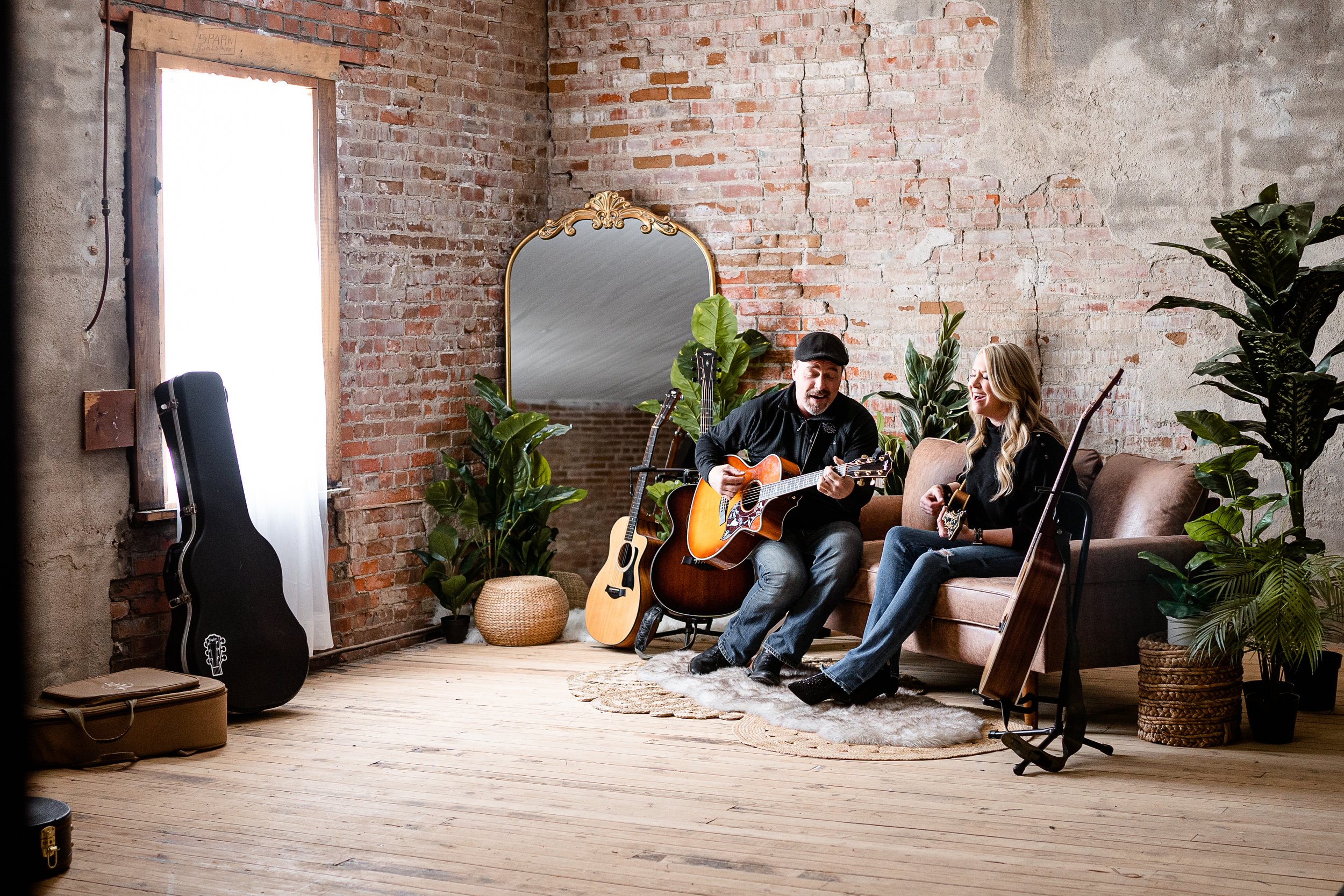 Live Music : The Healers