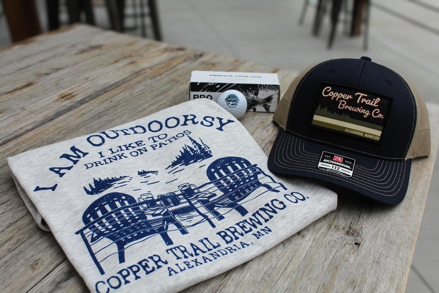 Father&rsquo;s Day is around the corner! From now until Father&rsquo;s Day get a hat and t-shirt of your choice, with a set of 3 Copper Trail golf balls for only $55 for the fathers in your life!

On Sunday enjoy $2 off all bourbons for fathers!

#al
