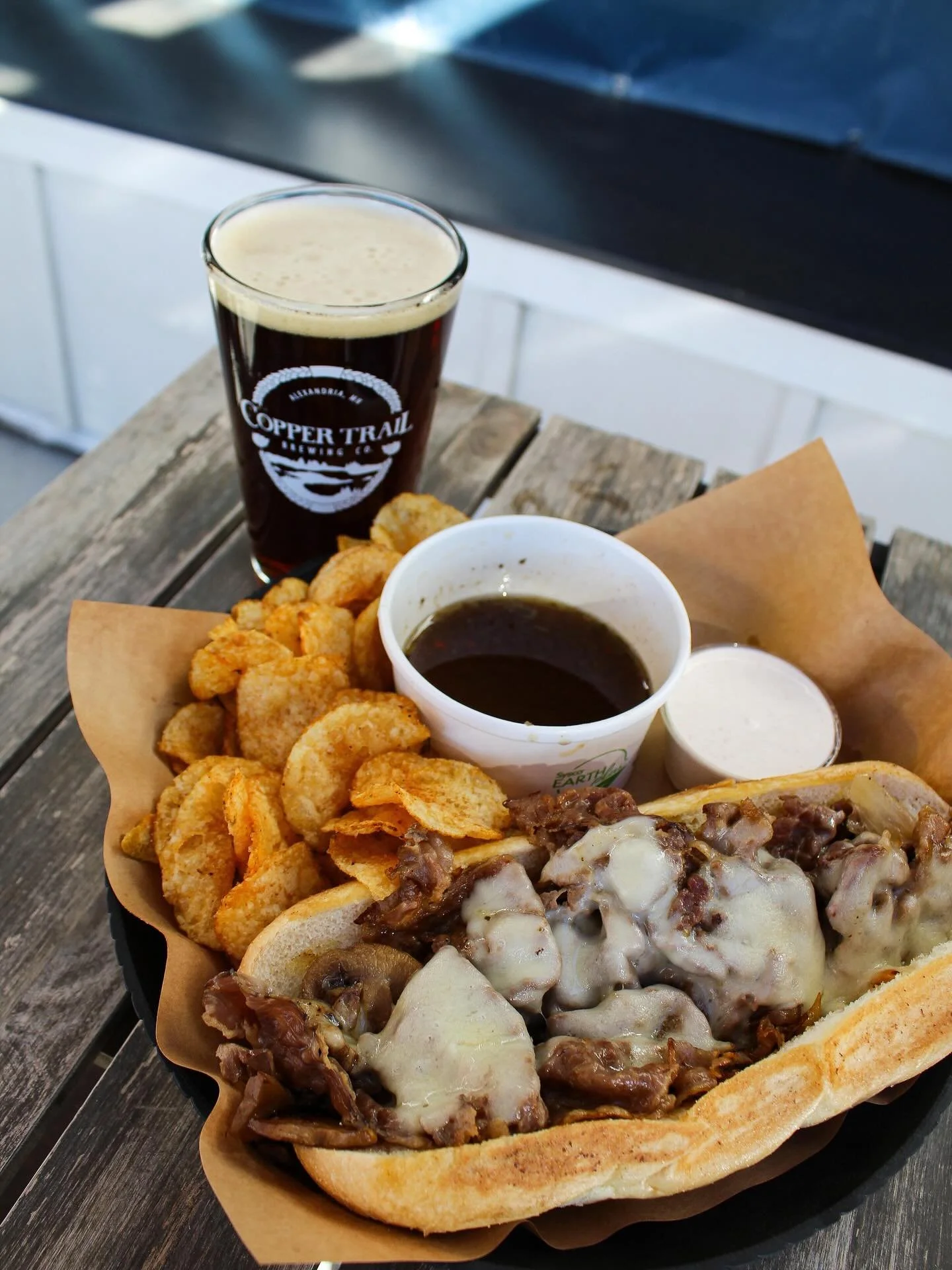 French Dip &amp; Dark Beer Combo&gt;&gt;🤤🍻

It&rsquo;s French Dip and darker beer season!🍂 come in and try our 19th Hole (Scottish Export Ale) paired with our French Dip and Au Jus!

#alexandriamn #downtown #downtownalex #brewpub #brewery #minneso