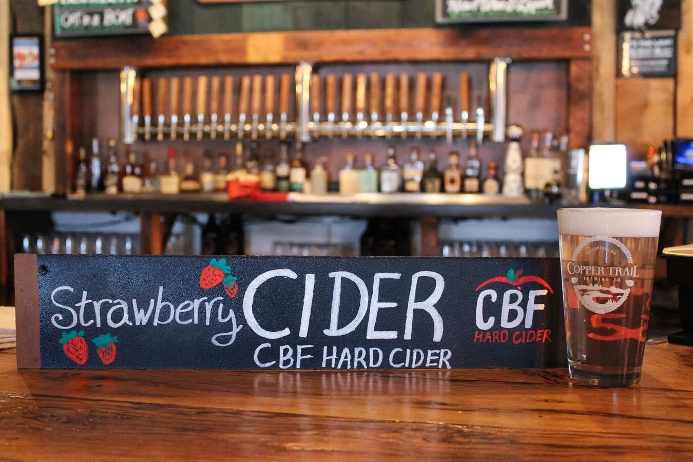 We are excited to partner with Country Blossom Farm to bring you strawberry cider!🍓🍎CBF&rsquo;s strawberry hard cider is perfectly balanced and crisp! Come try it in our taproom!

#alexandriamn #downtown #downtownalex #brewpub #brewery #minnesota #