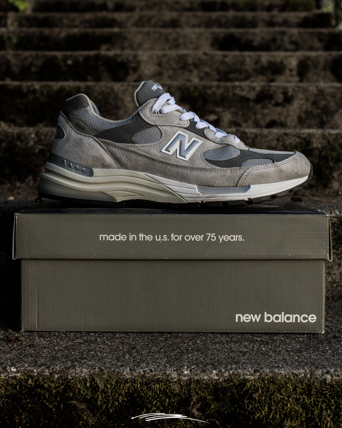 NEW BALANCE M992GR