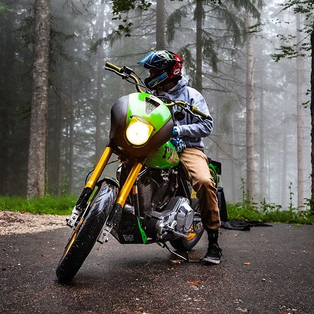 winter is comming! 
sucks!!!!
📸 @tinoscherer041 
@gopro
@monsterenergy 
@harleydavidson
@bell_powersports 
@dirtshark 
@apdesignsusa 
@axaswitzerland
@fab28.industries 
@thespeedmerchant .
.
.
.
.

#riding #motorcycle #harleydavidson #apex #bellhelm