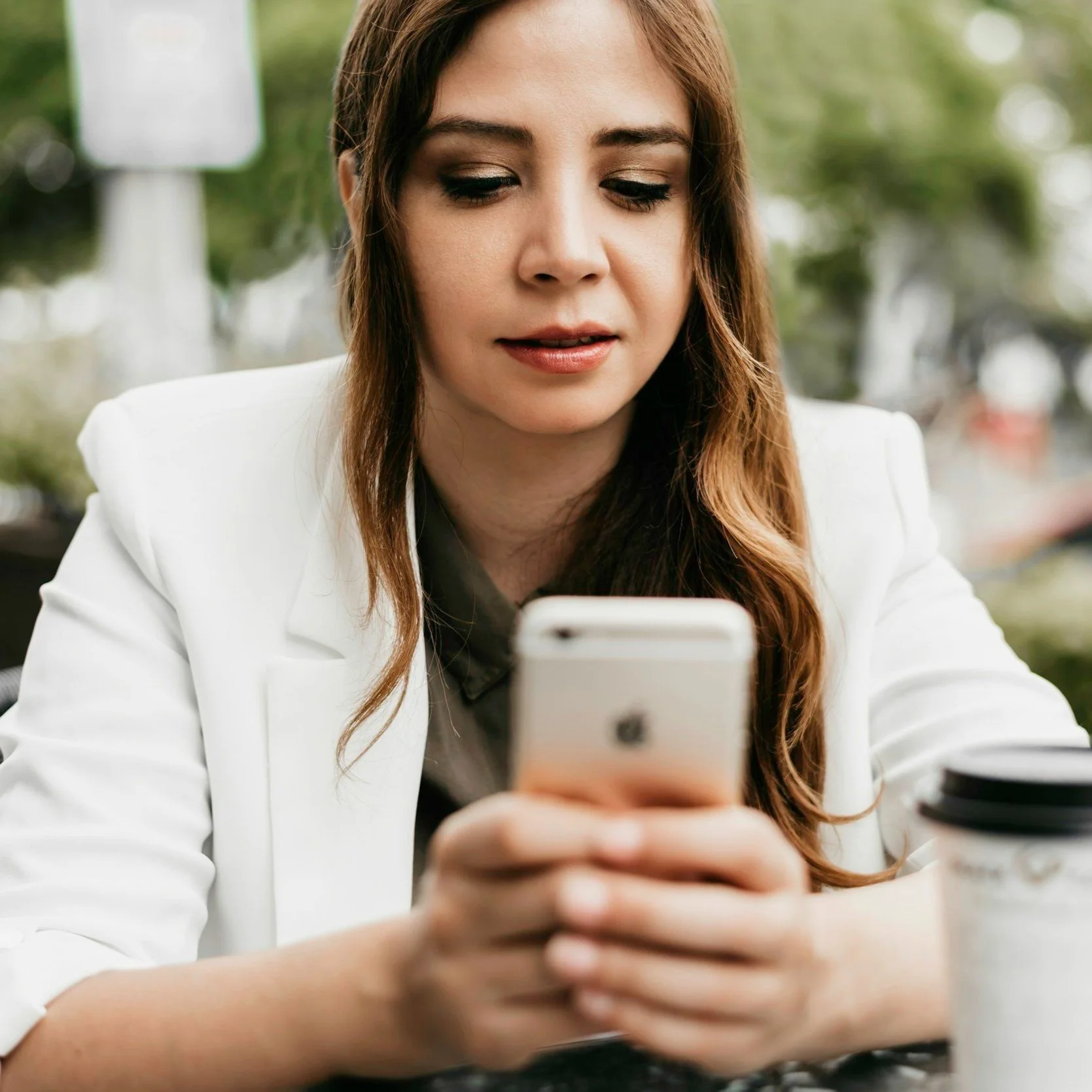 LinkedIn et ChatGPT : Utile ou pas ? (avantages et limites)