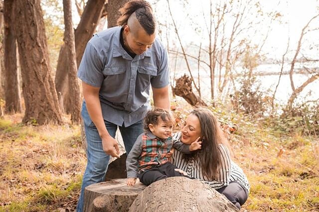 Exploring and playing together, this little guy is growing up way too fast in my opinion. 
#amandaahphoto #shorelinefamilyphotographer #snohomishfamilyphotographer #edmondsfamilyphotographer #seattlefamilylife #pnwfamilies #pnwchildhood #seattlefamil