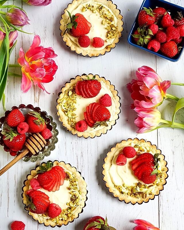 I love how versatile baking is.  These mini tarts with sliced strawberries 🍓, raspberries &amp; crushed pistachios are the miniature-ized versions of my better together tart. ✨

And I&rsquo;m *loving* seeing alllll of your baking creations! So keep &lsquo;em coming! Recipe for the better together tart is on the blog, link in profile.