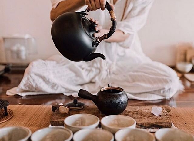 While we wait until we can gather in person again, we are happy to share that @jadesaraha of @waotea and @claireragz will be offering a live workshop this Saturday, March 28th at 10amPT. ⠀⠀⠀⠀⠀⠀⠀⠀⠀⠀⠀⠀
⠀⠀⠀⠀⠀⠀⠀⠀⠀⠀⠀⠀
We&rsquo;ll explore the five elements