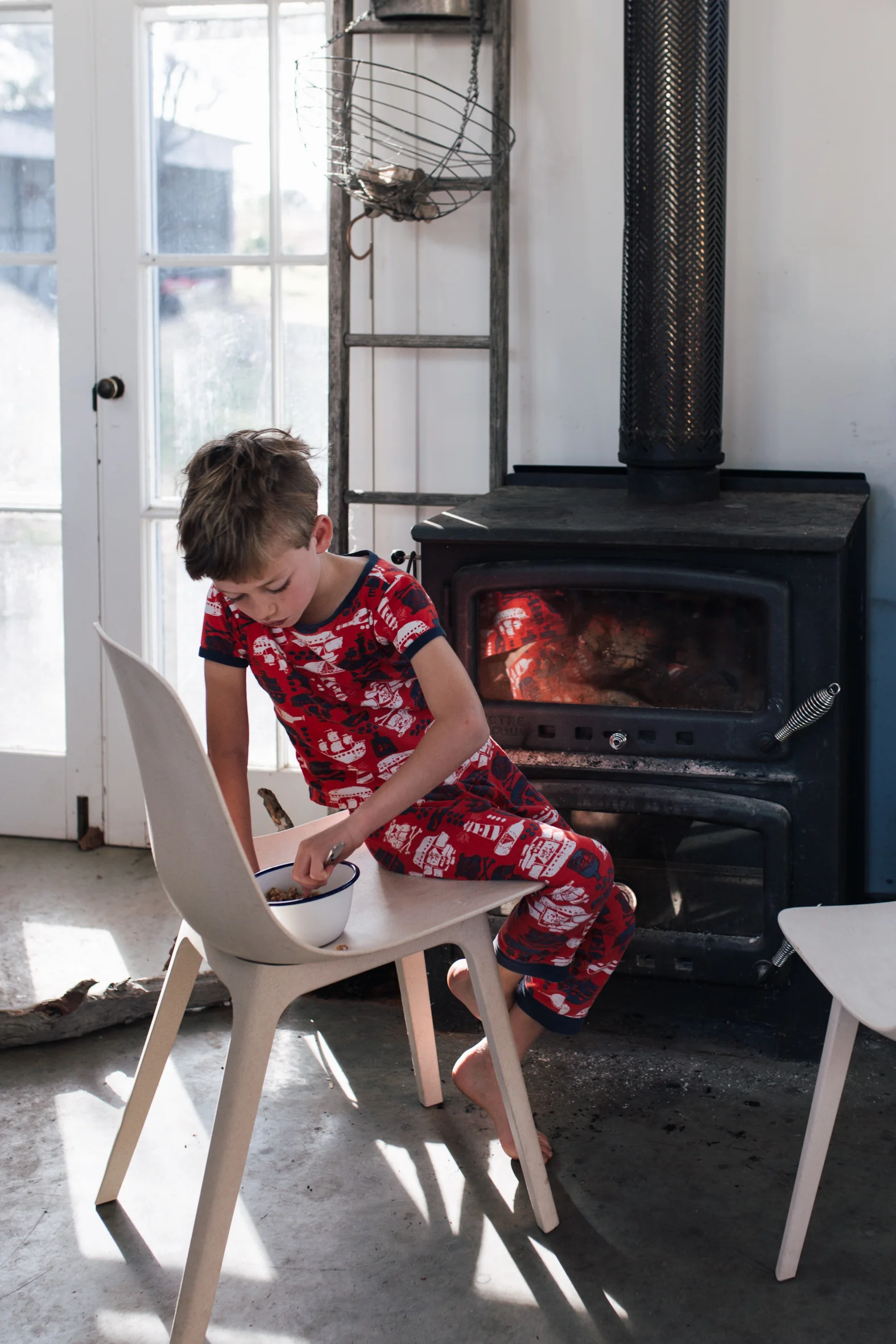 Cold mornings, breakfast by the fire