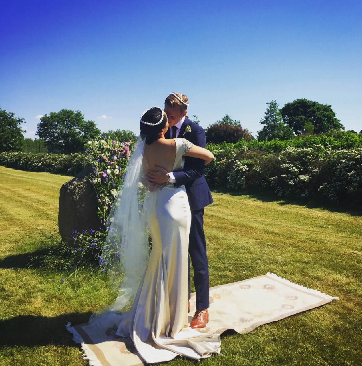They're married!