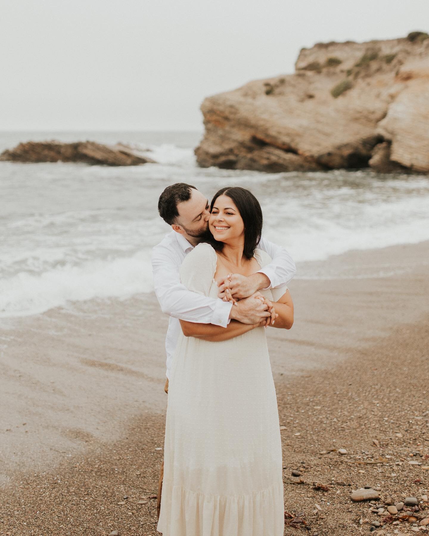 I will never get over beach sessions✨
&bull;
&bull;
&bull;
&bull;
&bull;
&bull;
&bull;
&bull;
&bull;
#californiaphotographer #centralvalleyphotographer  #centralcaliforniaphotographer #pismophotographer #beachphotographer #beachphotoshoot #lososos #b