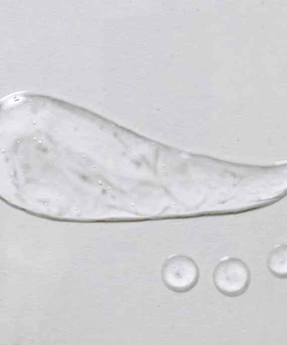 Light_Aloe_Moisturizer_Smear-570x684.jpg