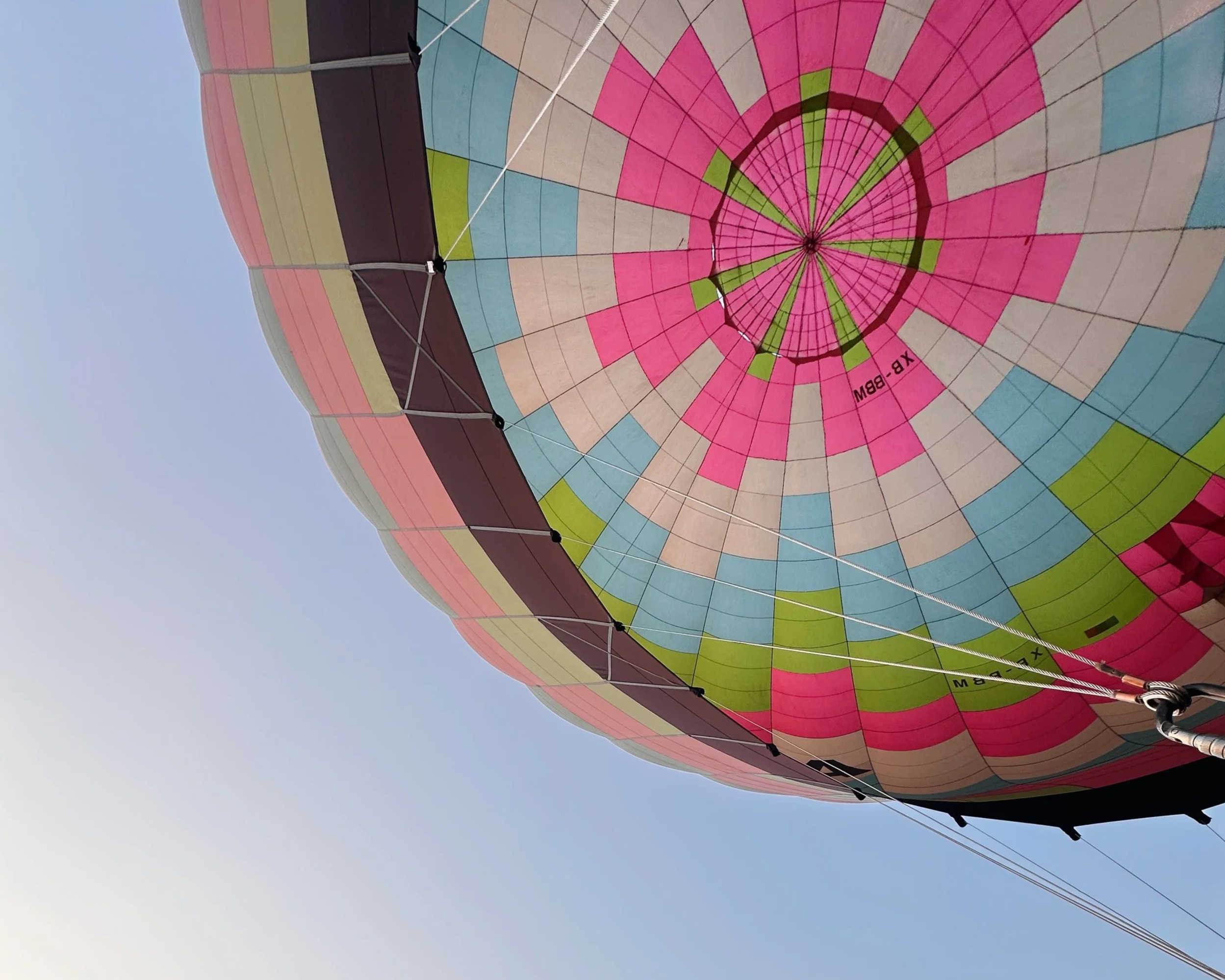 Teotihuacan_HotAirBallon_Izien.JPG