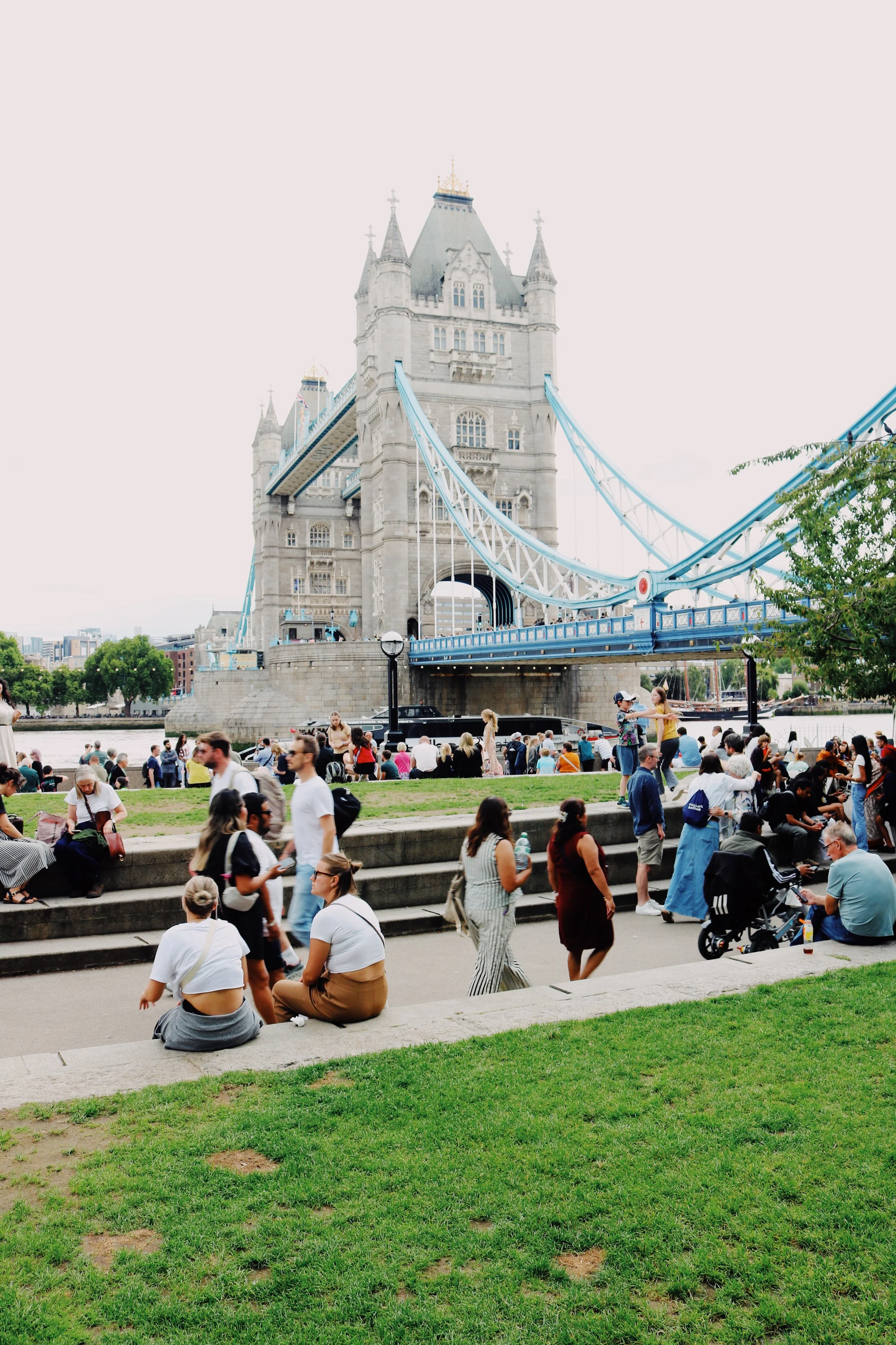 Tower Bridge - London - IzienO.JPG
