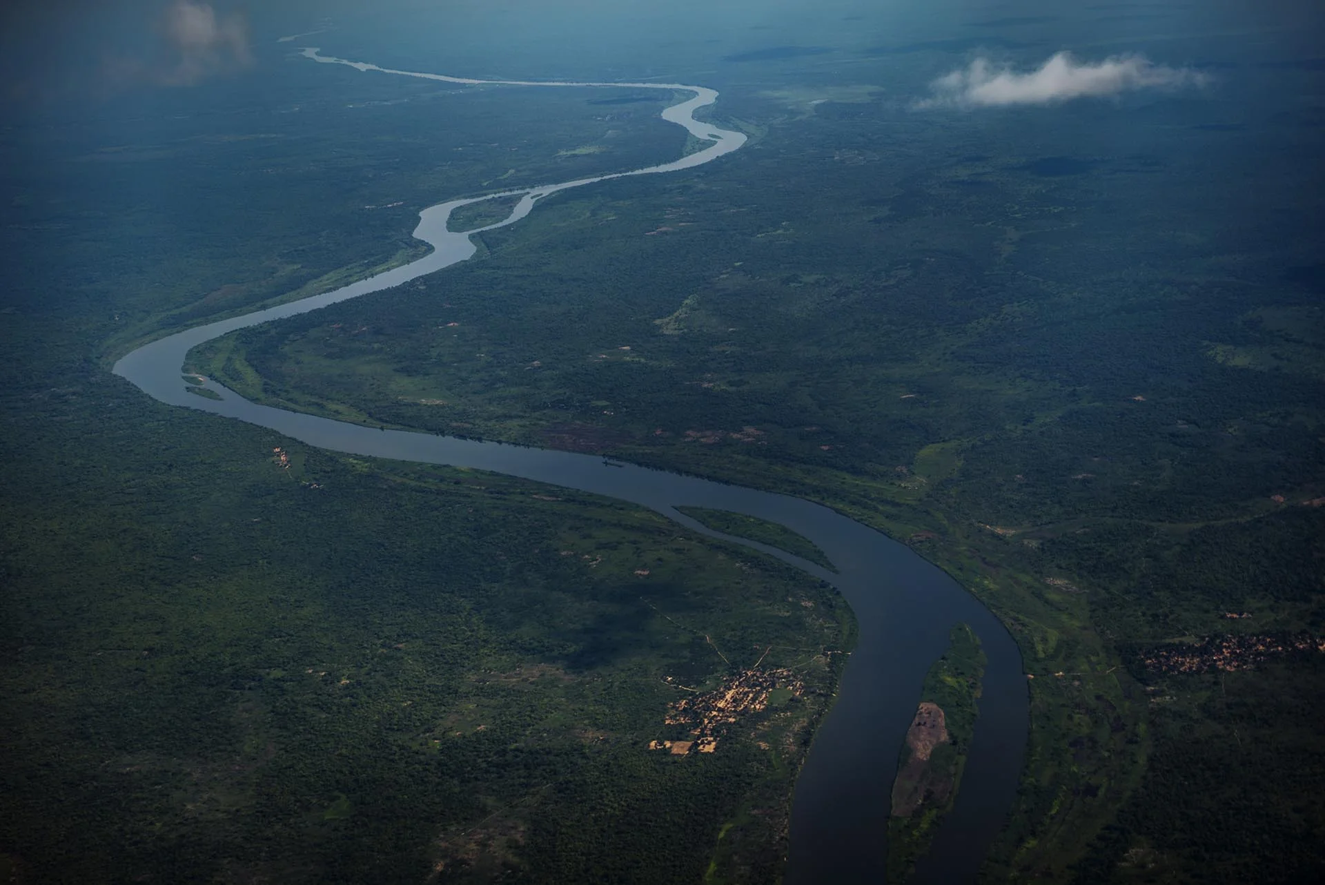 the luvua river.jpg