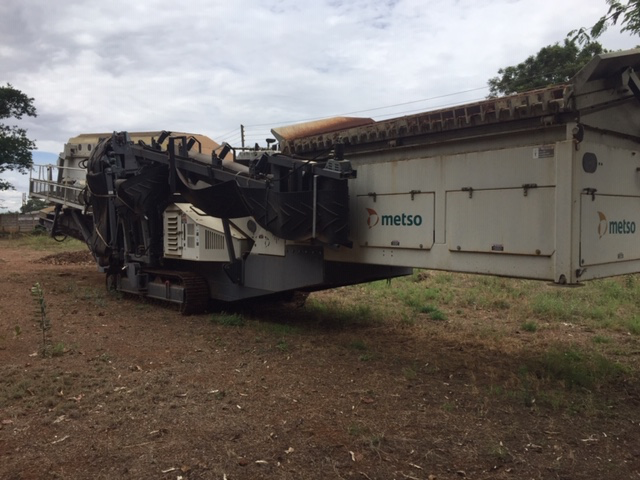Figure 4: Mobile Screen - Metso Locotrack ST 4.8 and Mobile Rotary Crusher - Metso Locotrack LT 1213